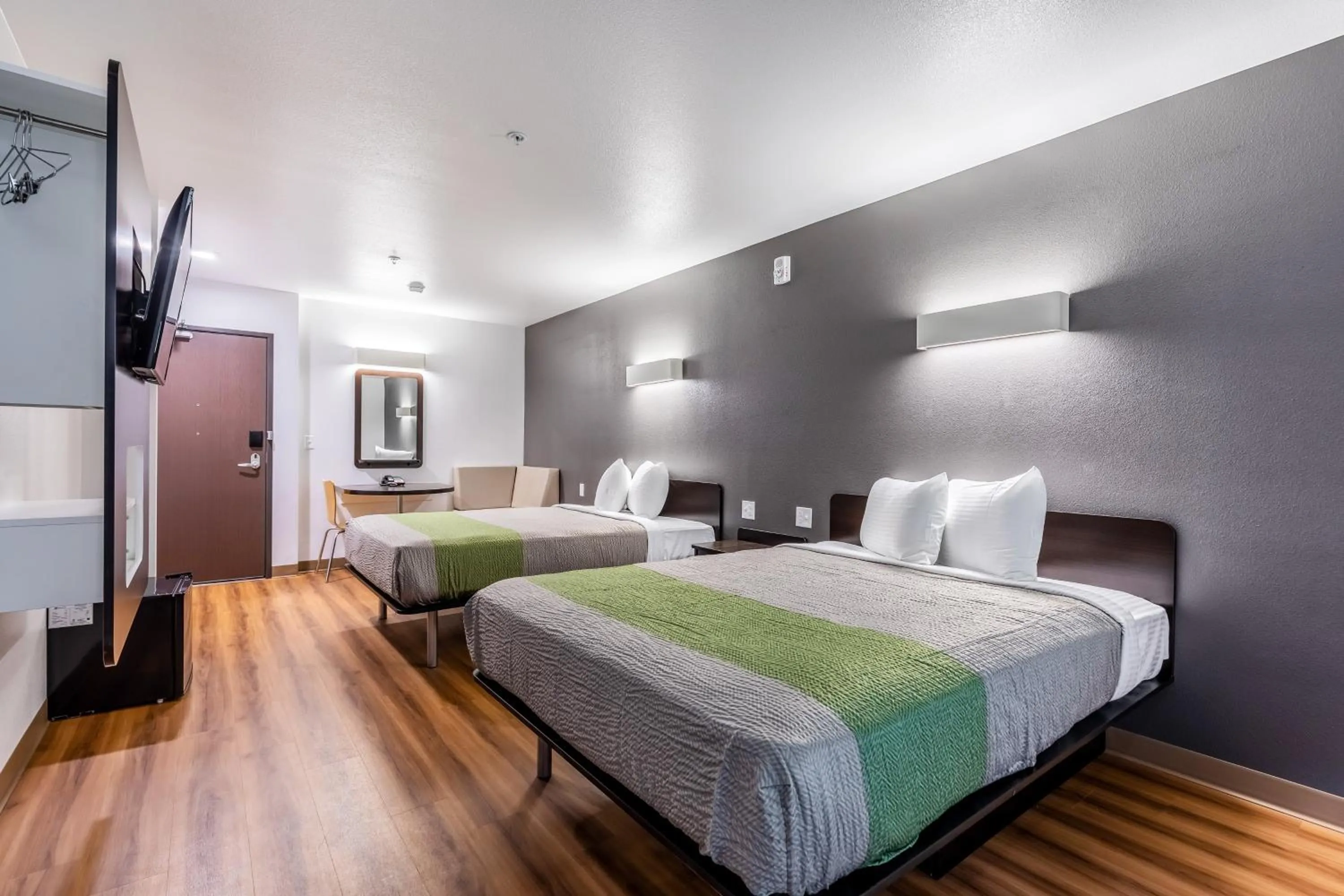 Bedroom, Bed in Motel 6-Las Vegas, NV - Motor Speedway