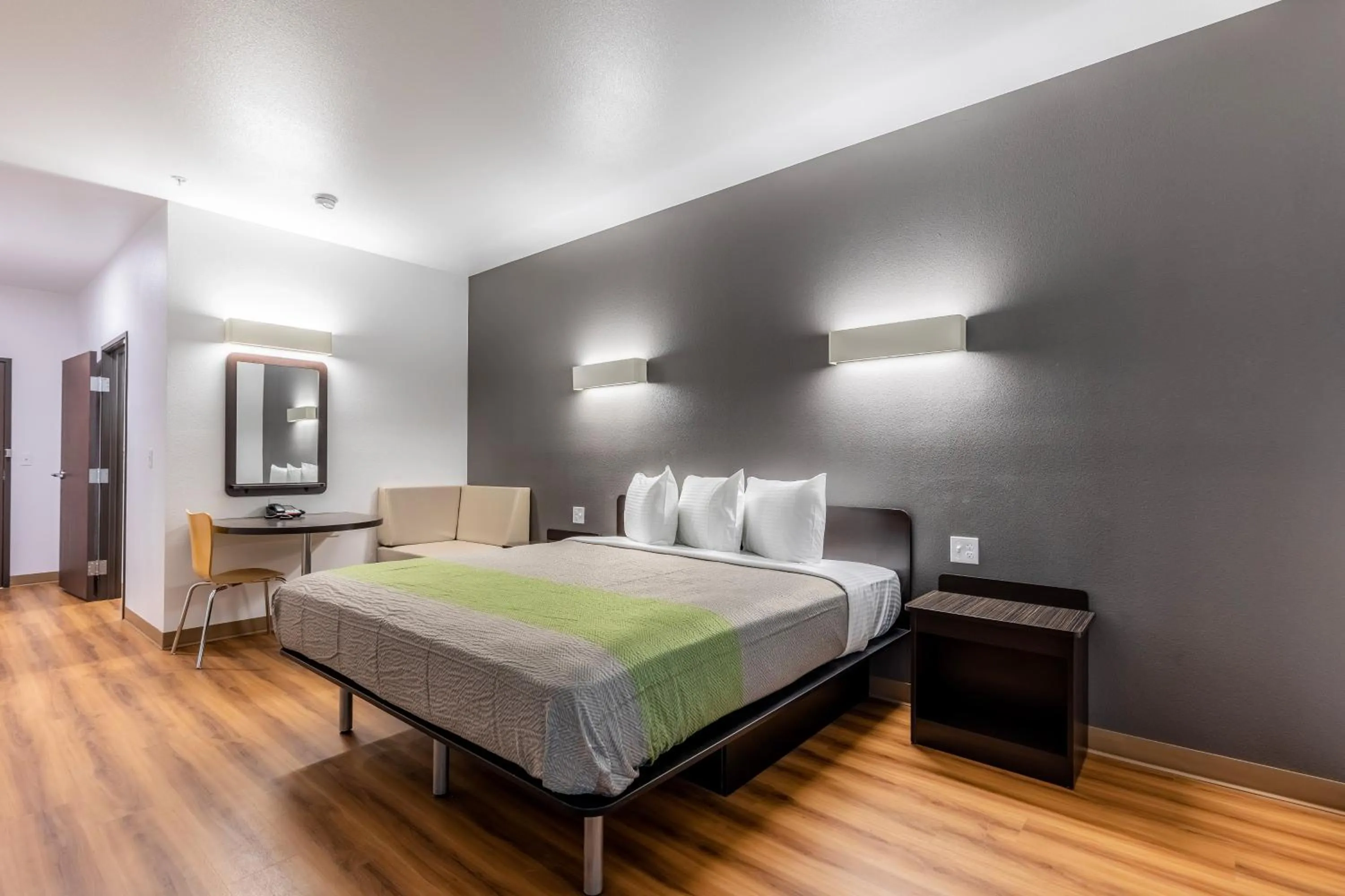 Bedroom, Bed in Motel 6-Las Vegas, NV - Motor Speedway