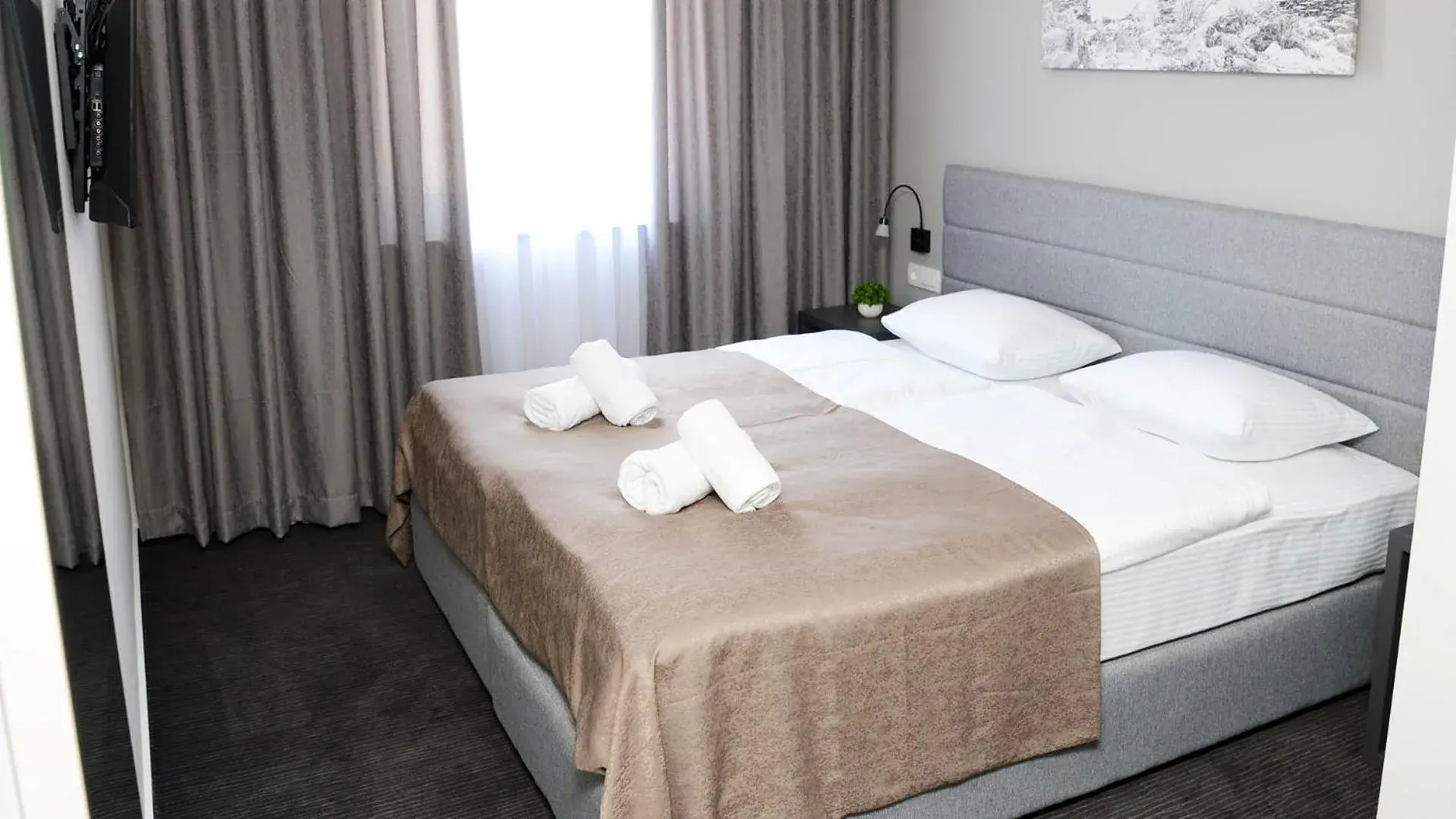 Comfort Single Room with Balcony - single occupancy in Hotel Bigeste Comfort Single Room with Balcony - single occupancy in Hotel Bigeste