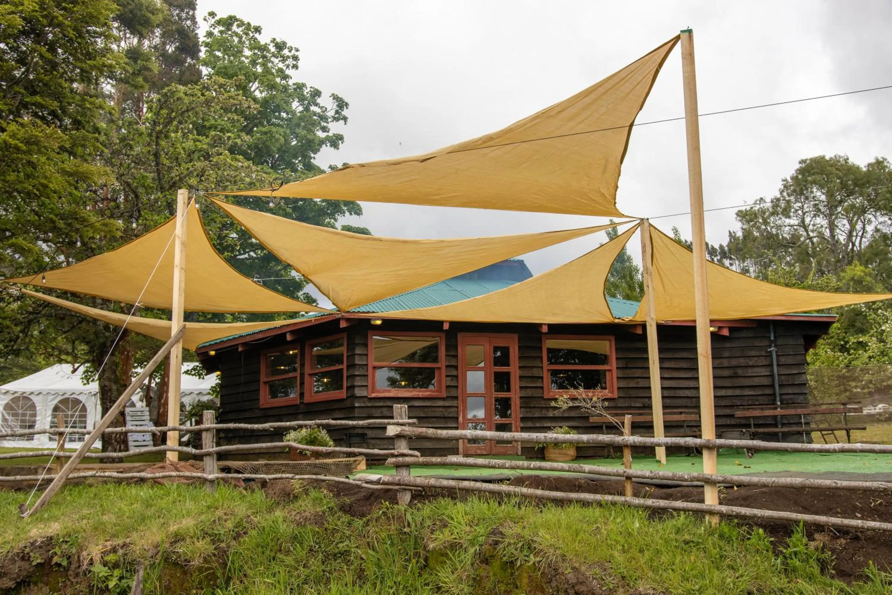 BBQ facilities in Hotel Parque Quilquico
