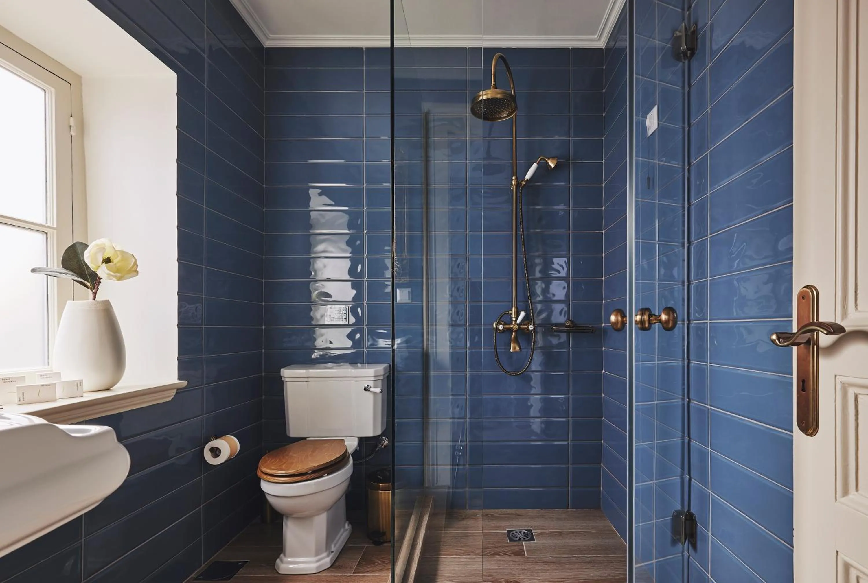 Shower in Bohemian Suites Athens