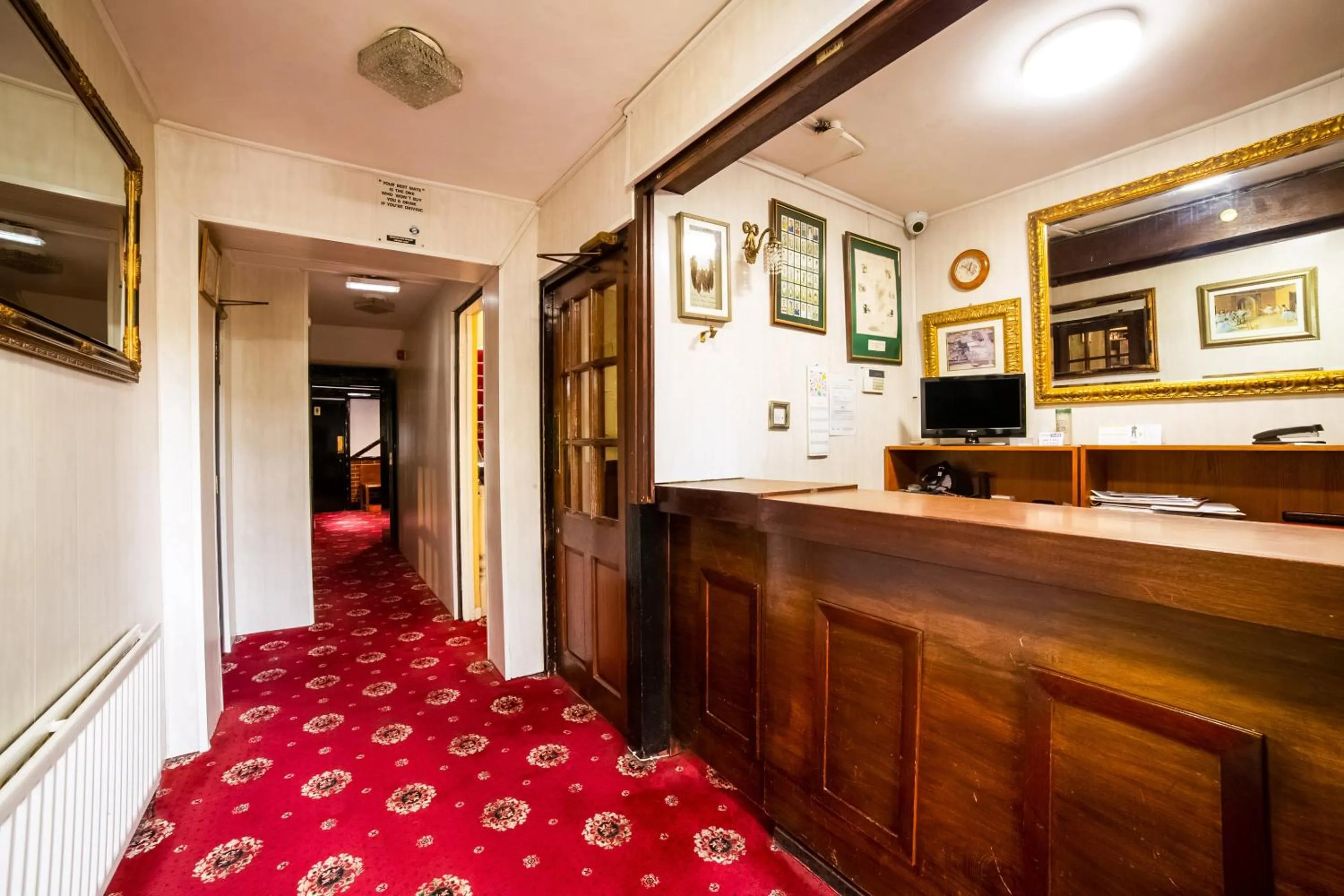 Lobby or reception in OYO The Royal Hotel