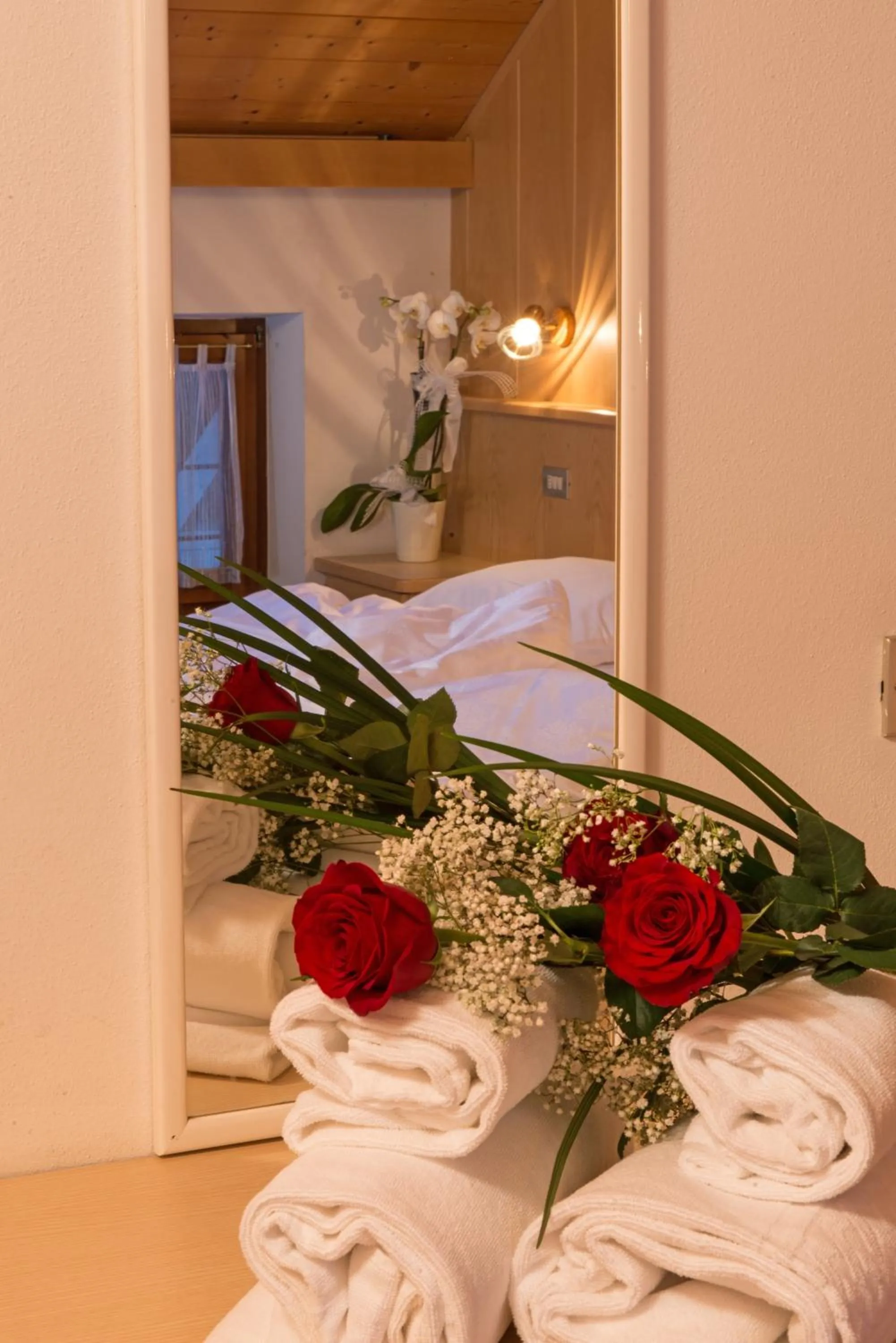 Decorative detail, Bed in Hotel Casa Alpina - Alpin Haus