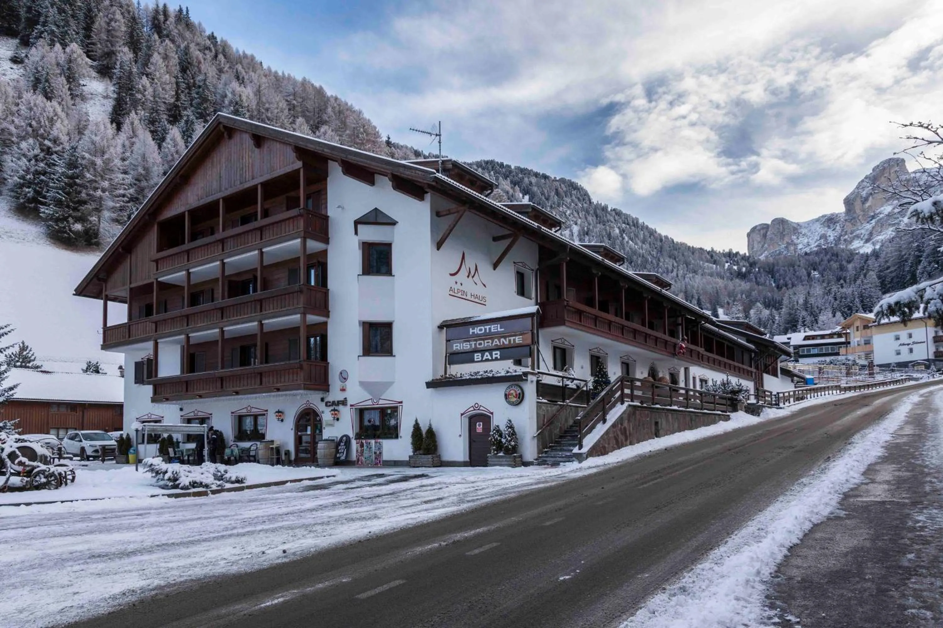 Facade/entrance in Hotel Casa Alpina - Alpin Haus