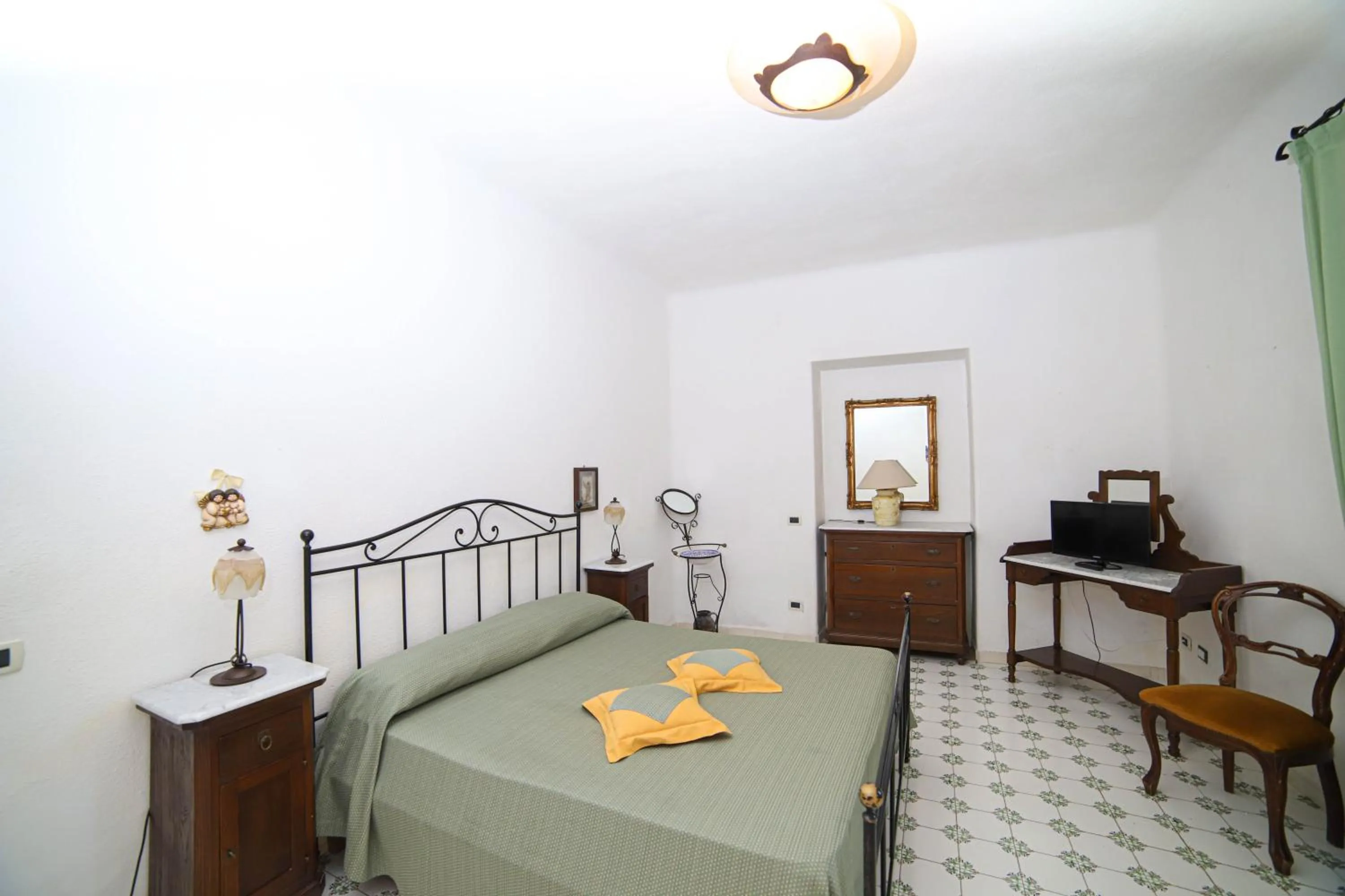 Bedroom, Bed in Sweetposeidon