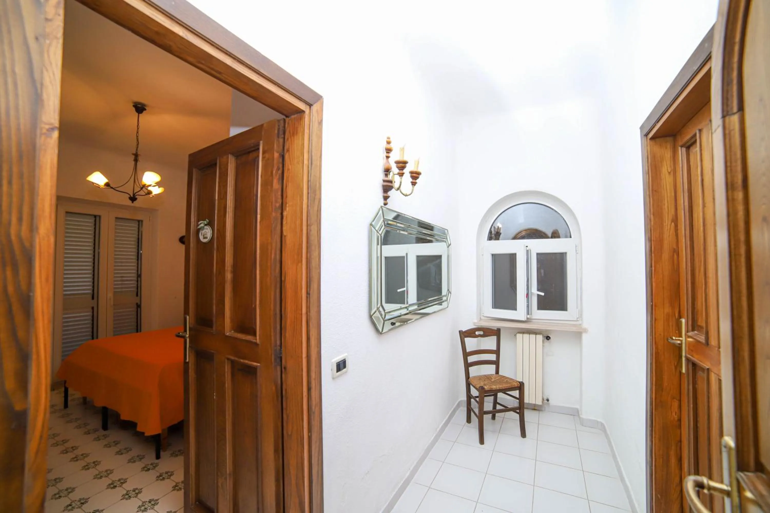 Photo of the whole room in Sweetposeidon