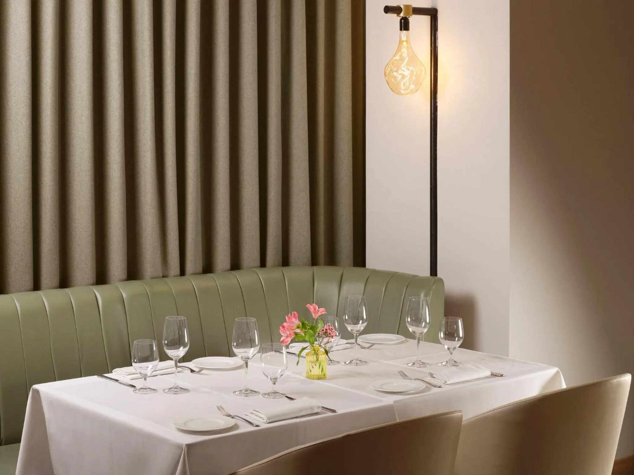 Restaurant/places to eat in InterContinental London Park Lane by IHG