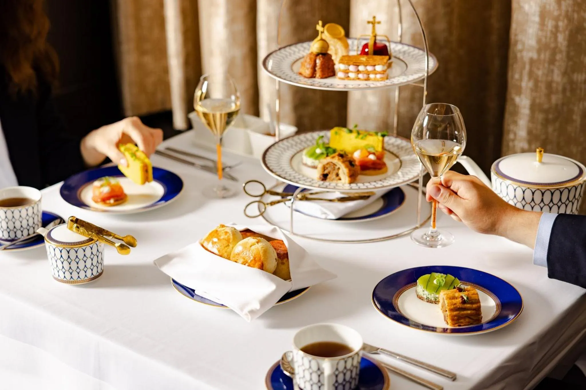 Restaurant/places to eat in InterContinental London Park Lane by IHG