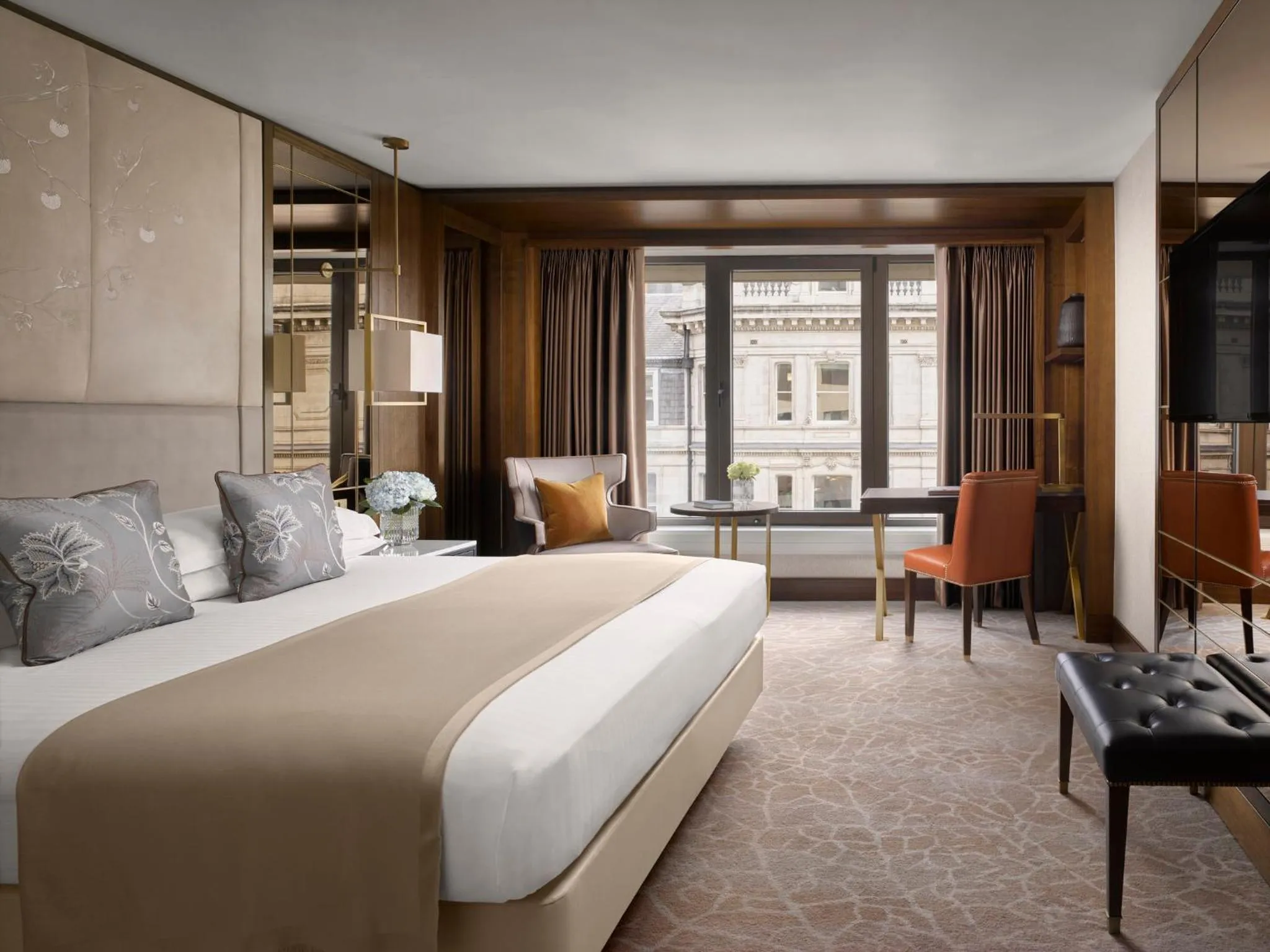 Photo of the whole room, Bed in InterContinental London Park Lane by IHG