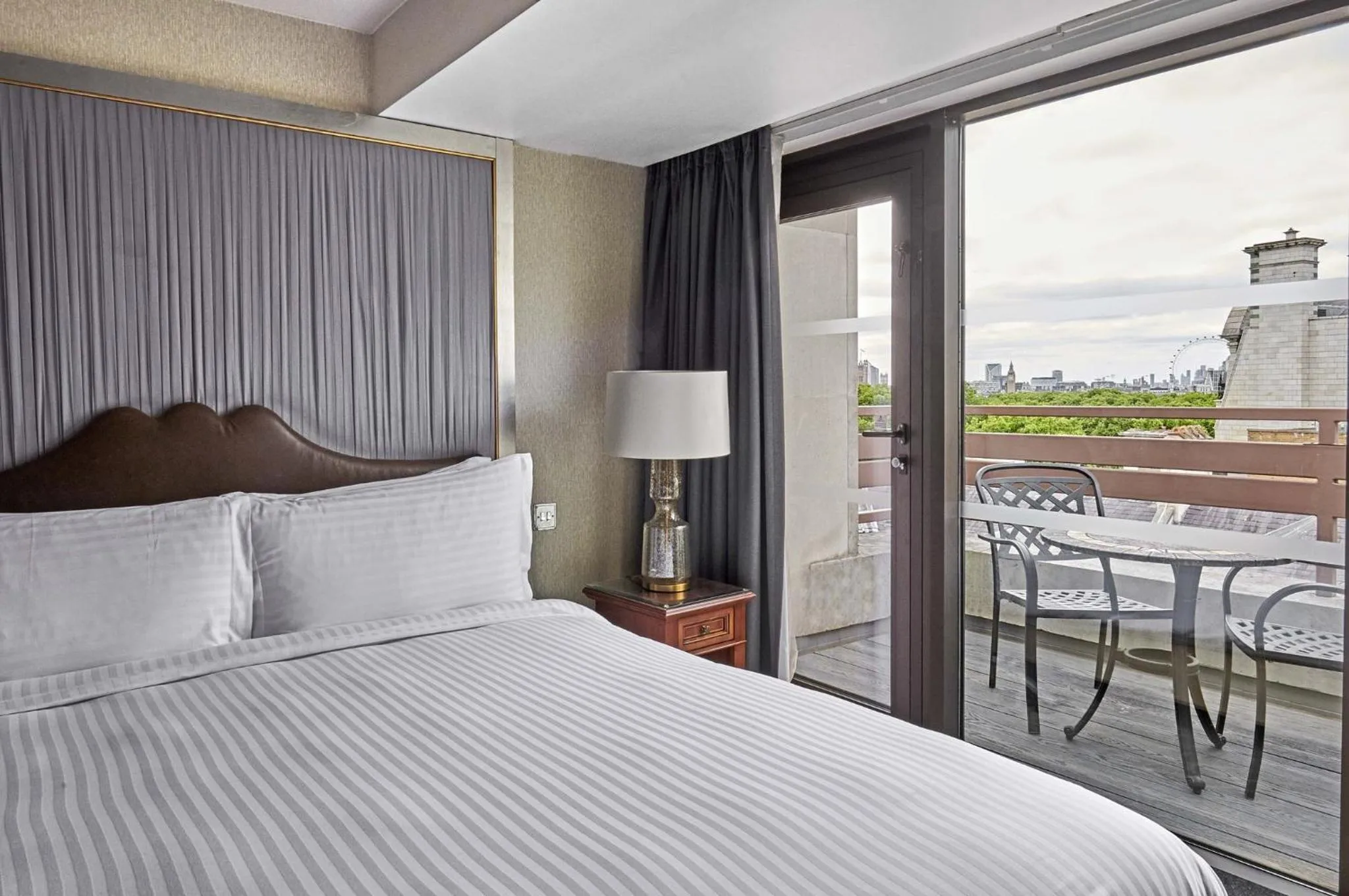 Photo of the whole room, Bed in InterContinental London Park Lane by IHG