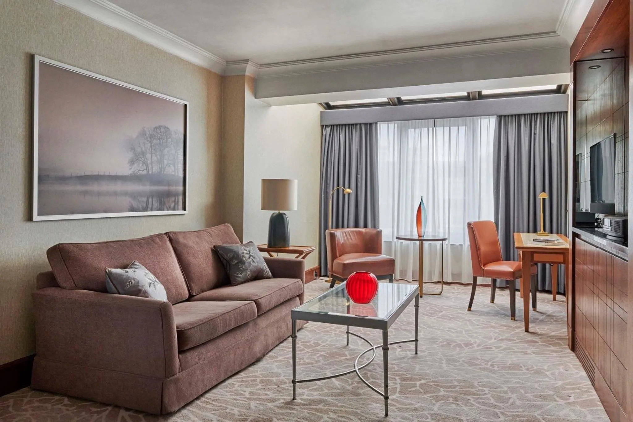 Photo of the whole room in InterContinental London Park Lane by IHG