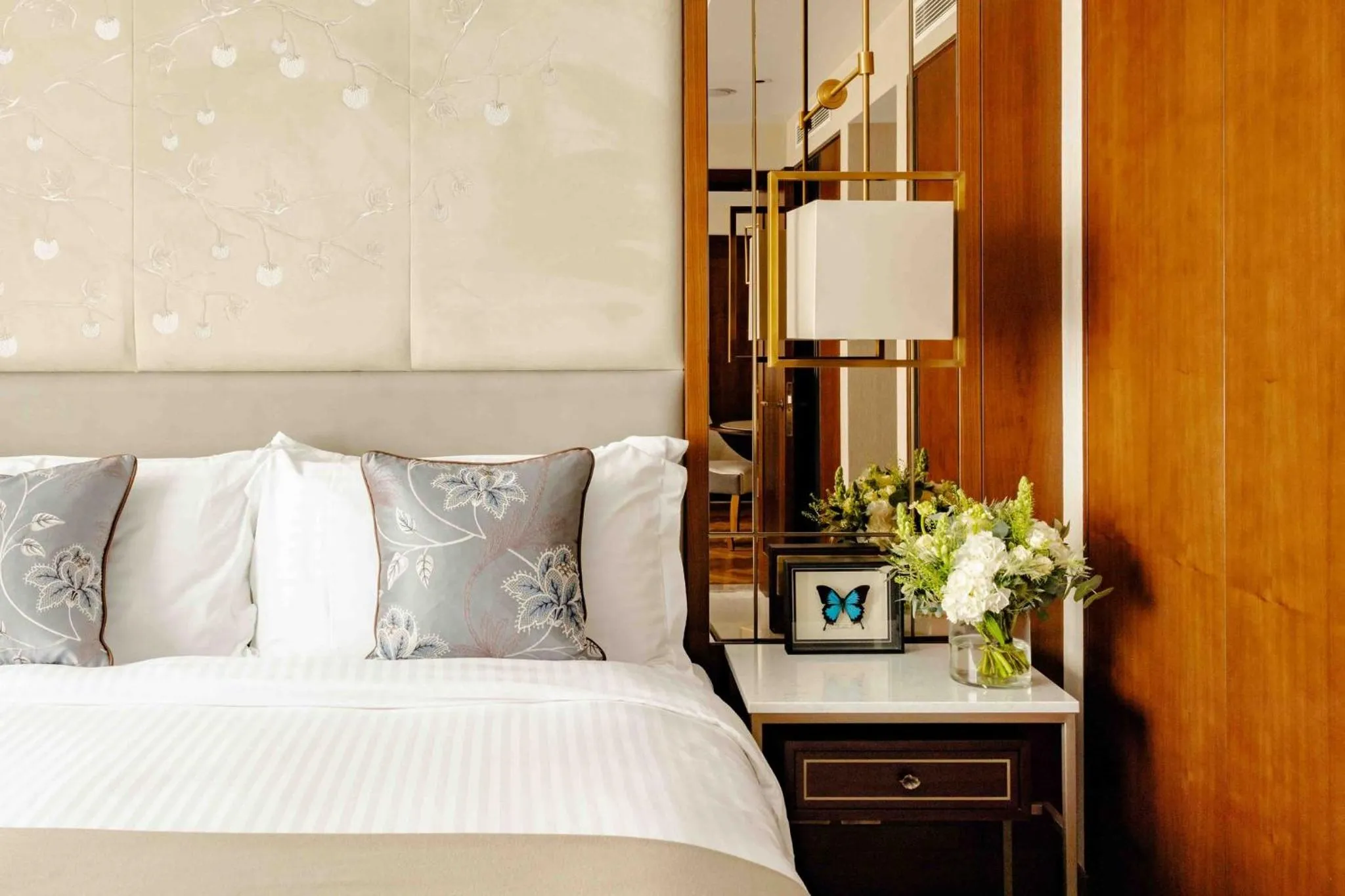 Photo of the whole room, Bed in InterContinental London Park Lane by IHG