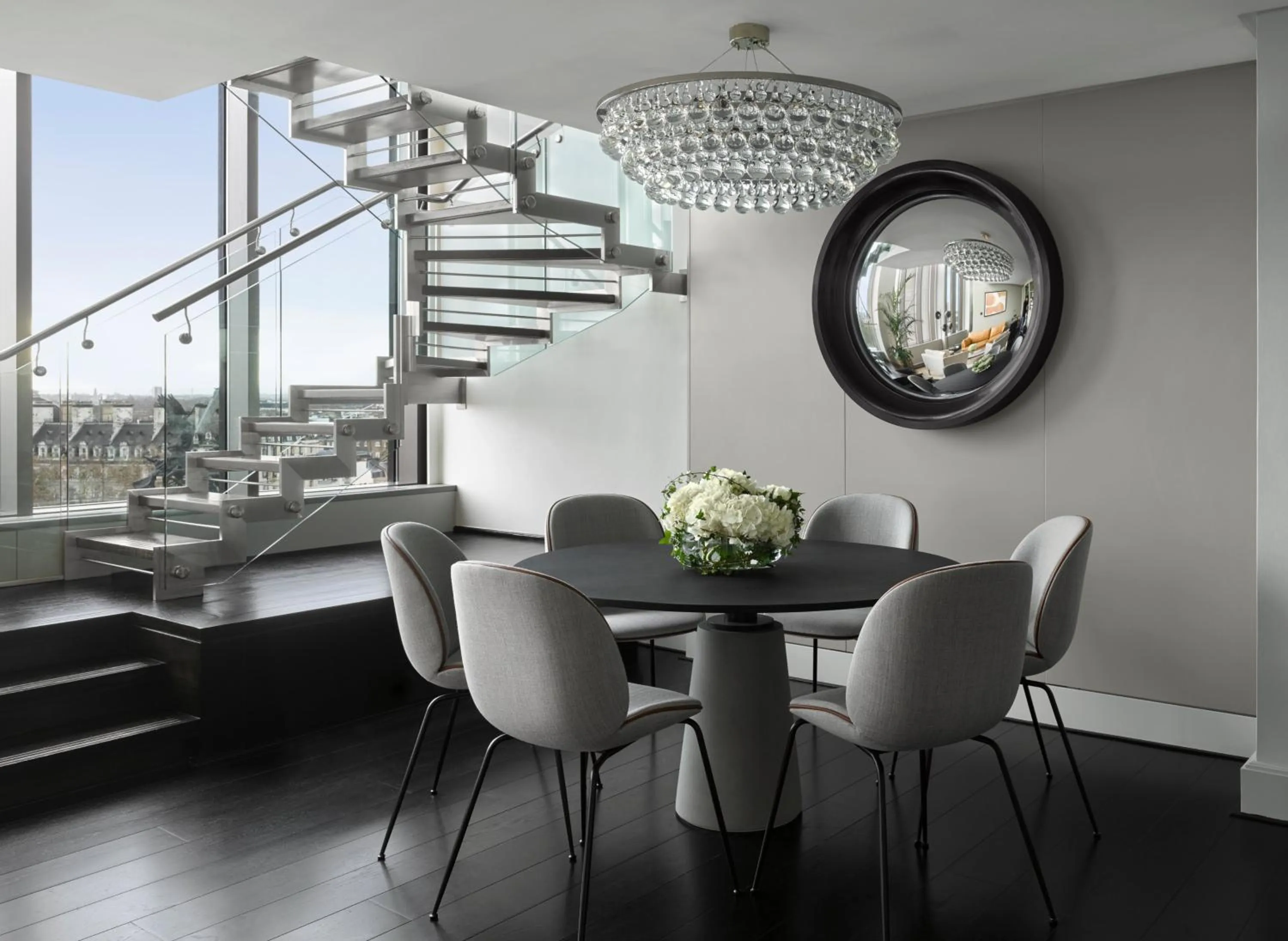 Photo of the whole room in InterContinental London Park Lane by IHG