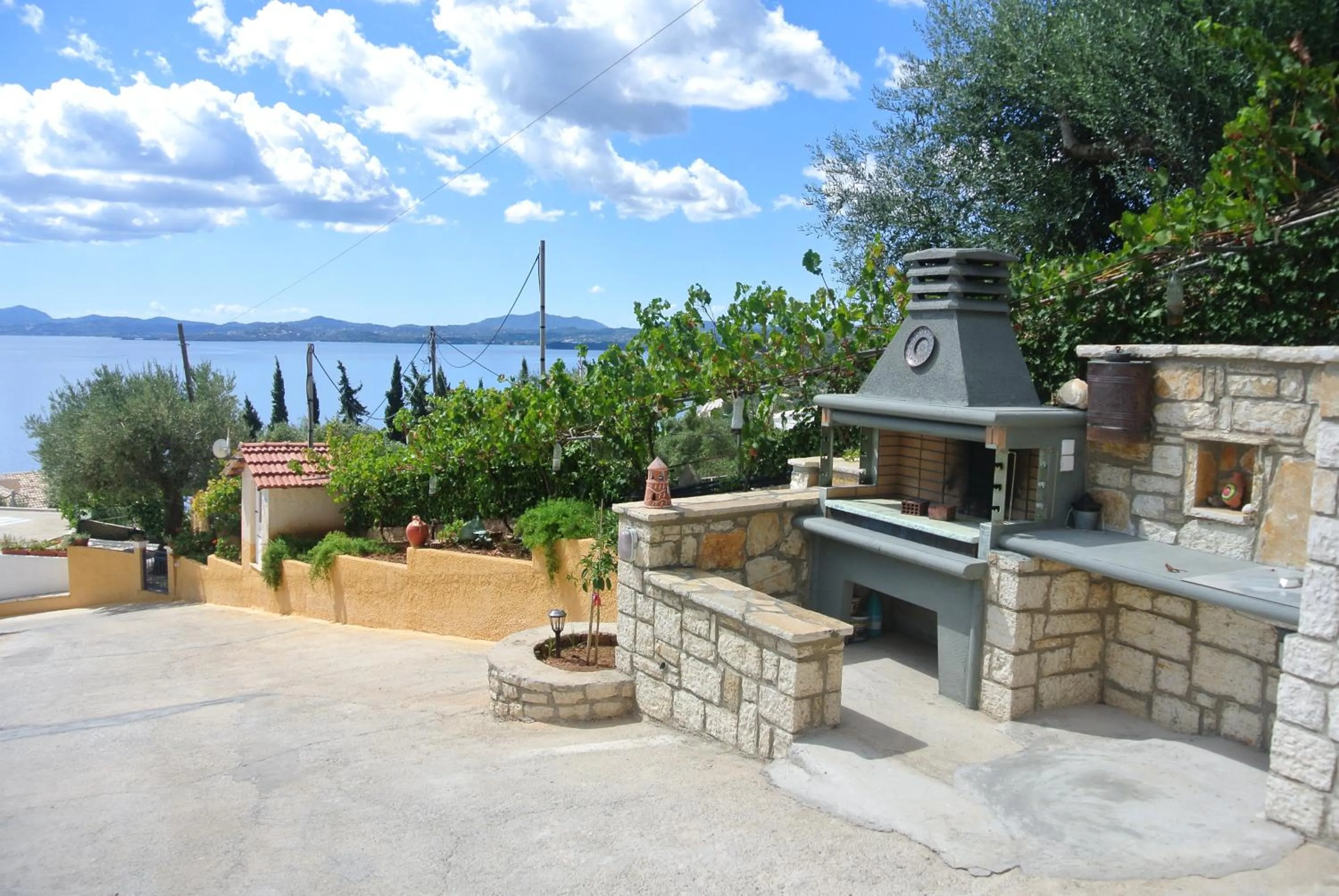 BBQ facilities in Locanda Barbati Luxury ApartHotel