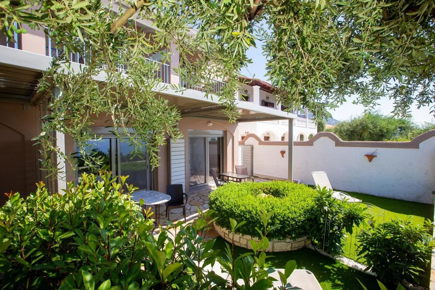 Patio in Locanda Barbati Luxury ApartHotel