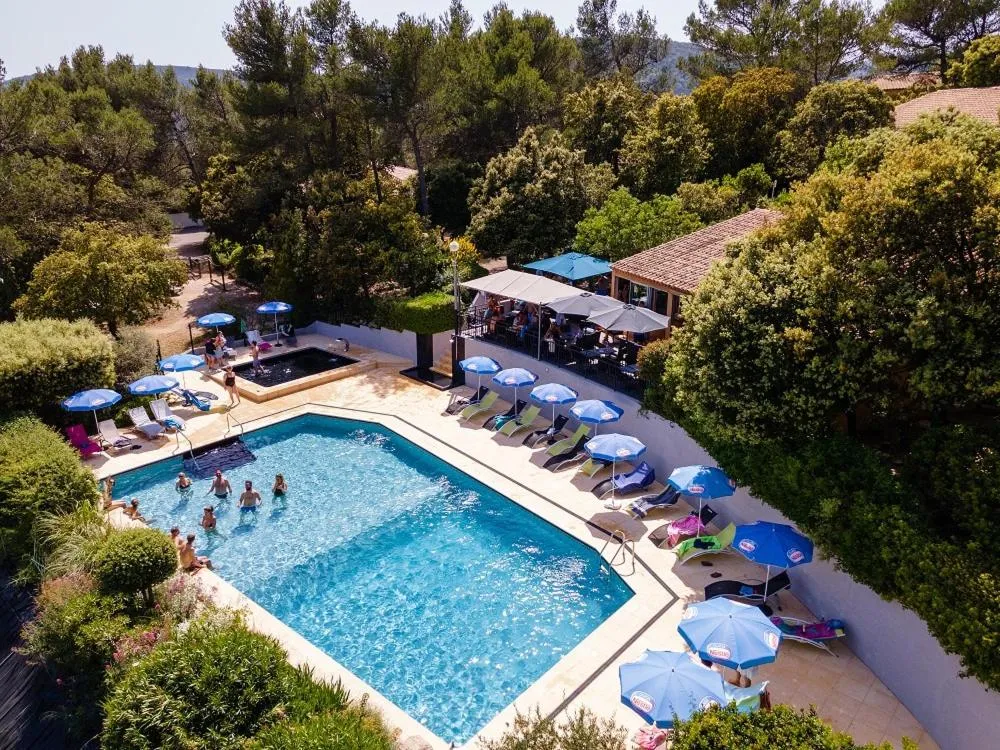 Swimming pool in Les Arbousiers Village Hôtel Provençal