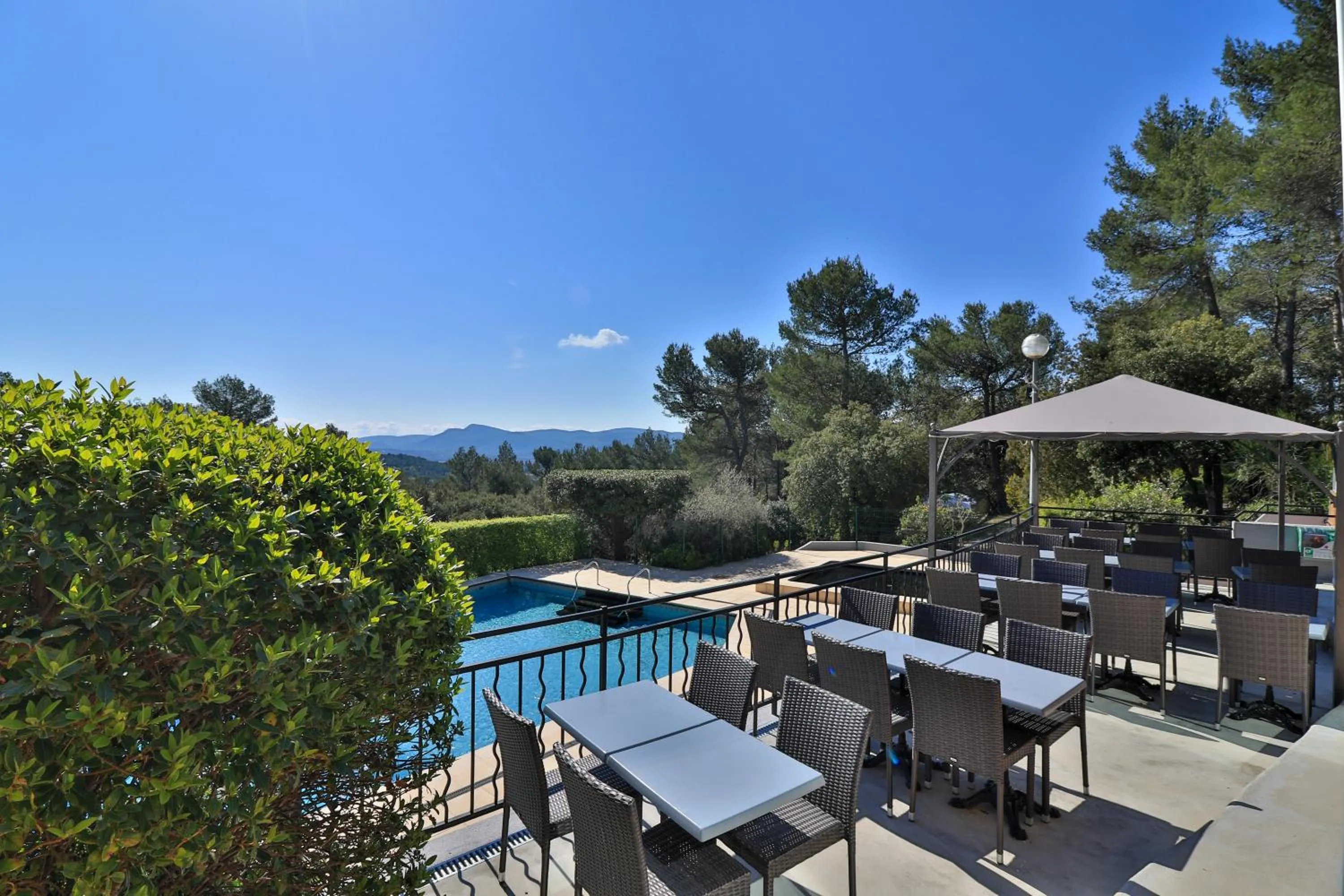 Restaurant/places to eat in Les Arbousiers Village Hôtel Provençal