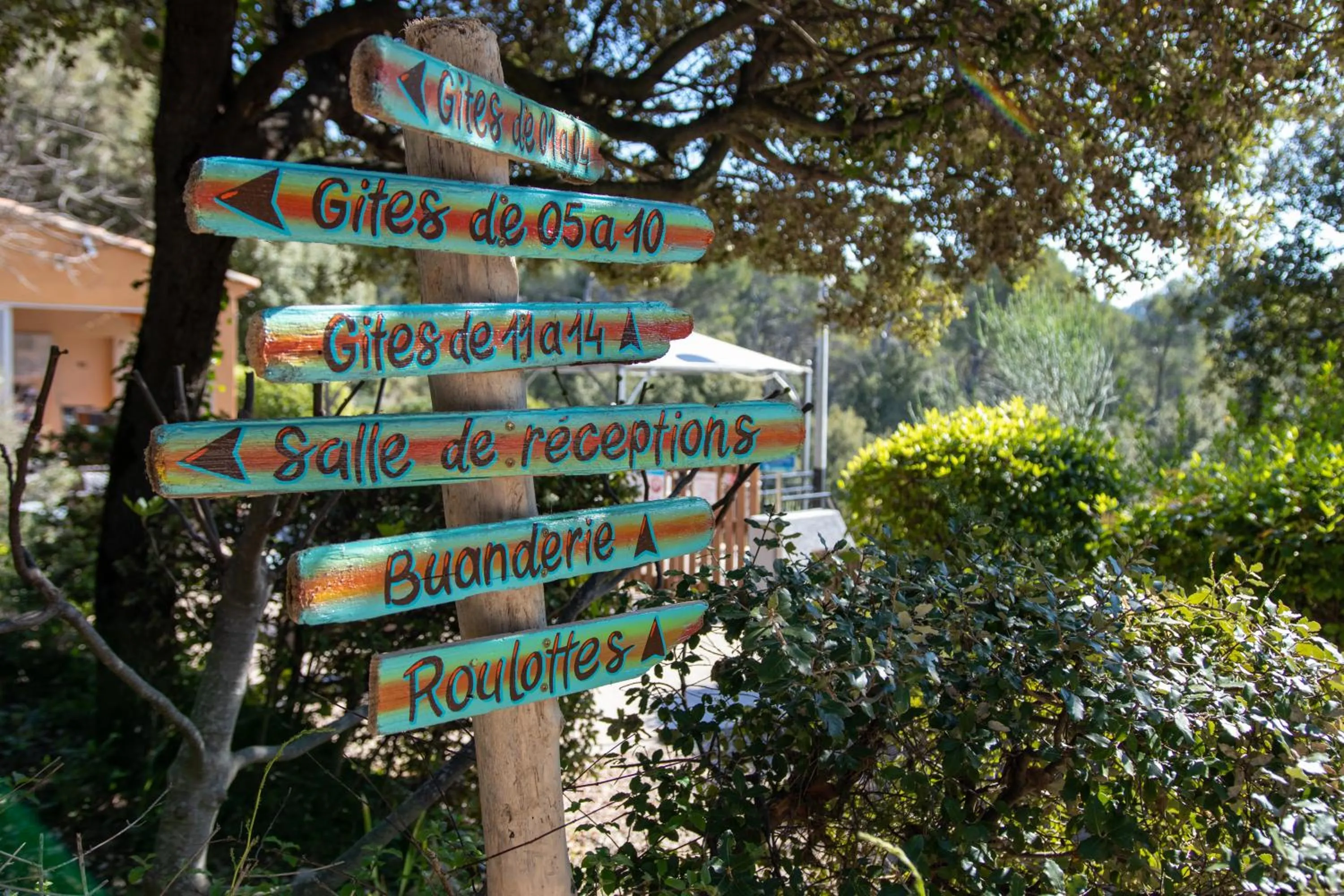 Property building in Les Arbousiers Village Hôtel Provençal