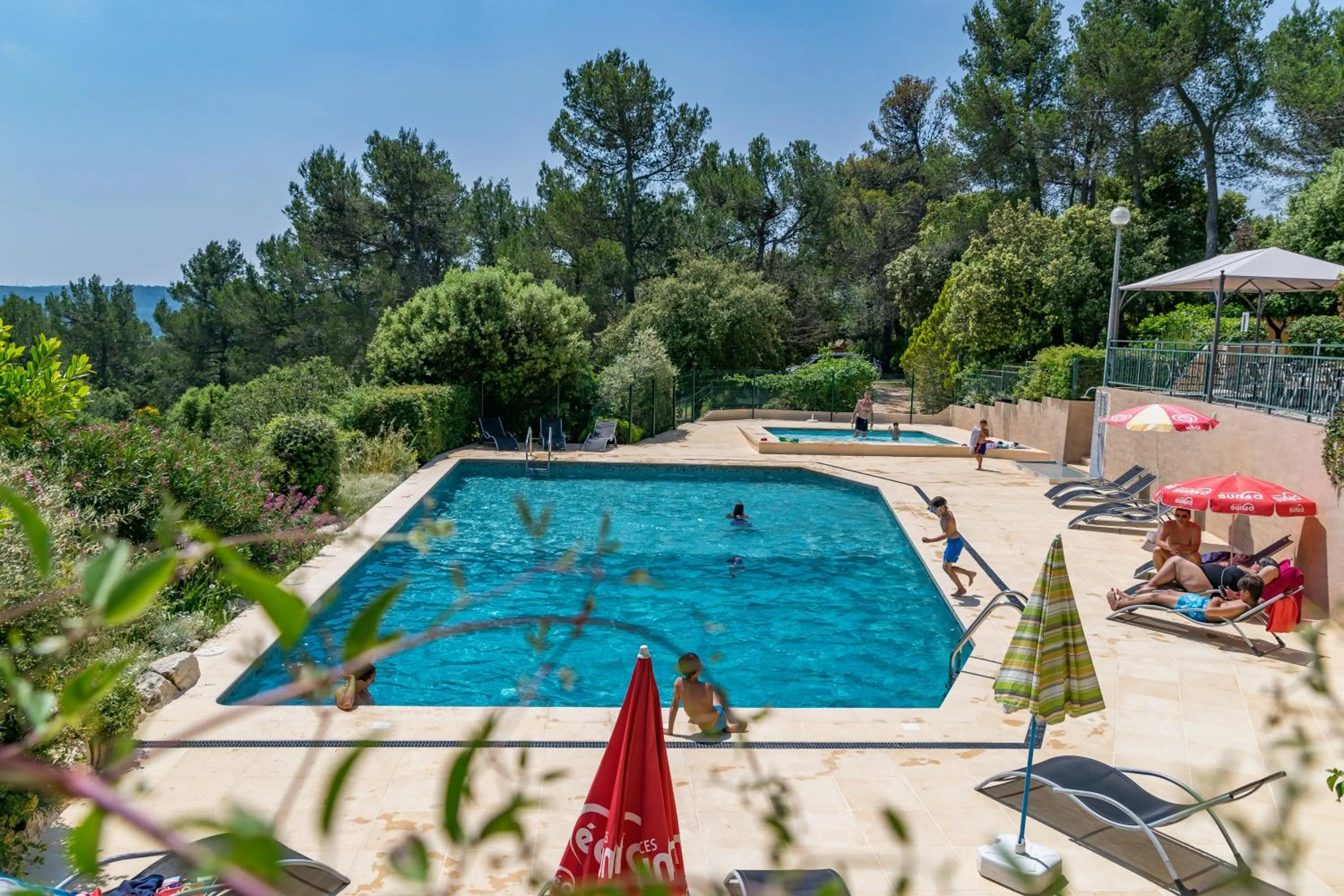 Swimming pool in Les Arbousiers Village Hôtel Provençal