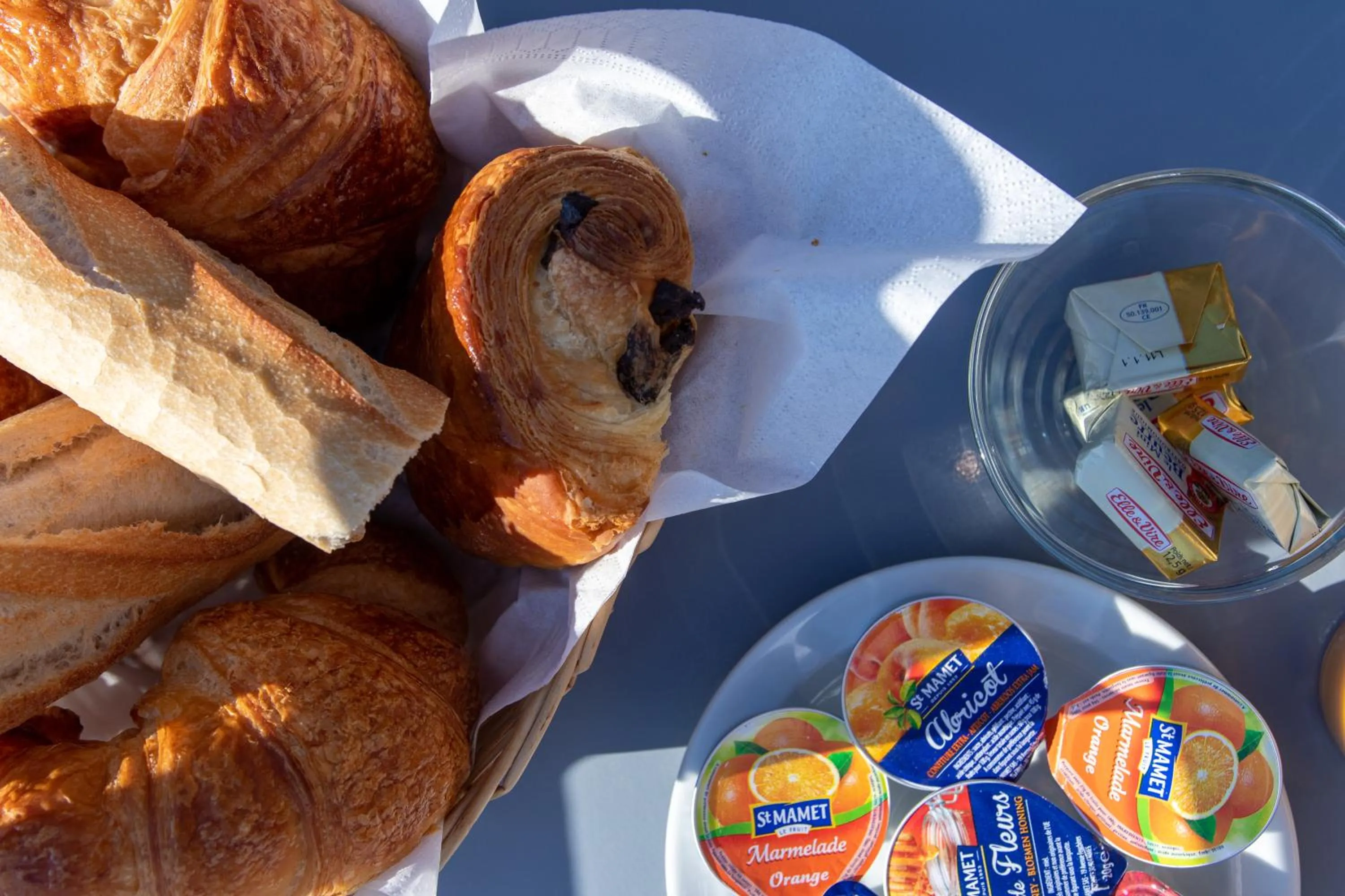 Breakfast in Les Arbousiers Village Hôtel Provençal
