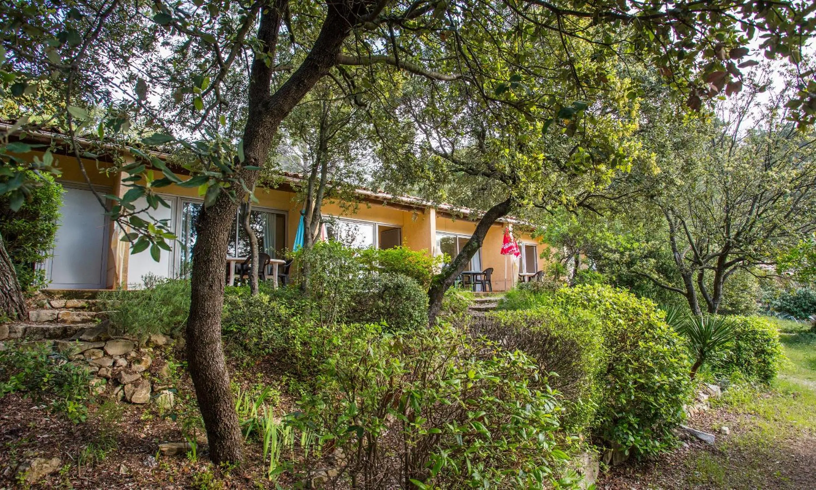 Property building in Les Arbousiers Village Hôtel Provençal