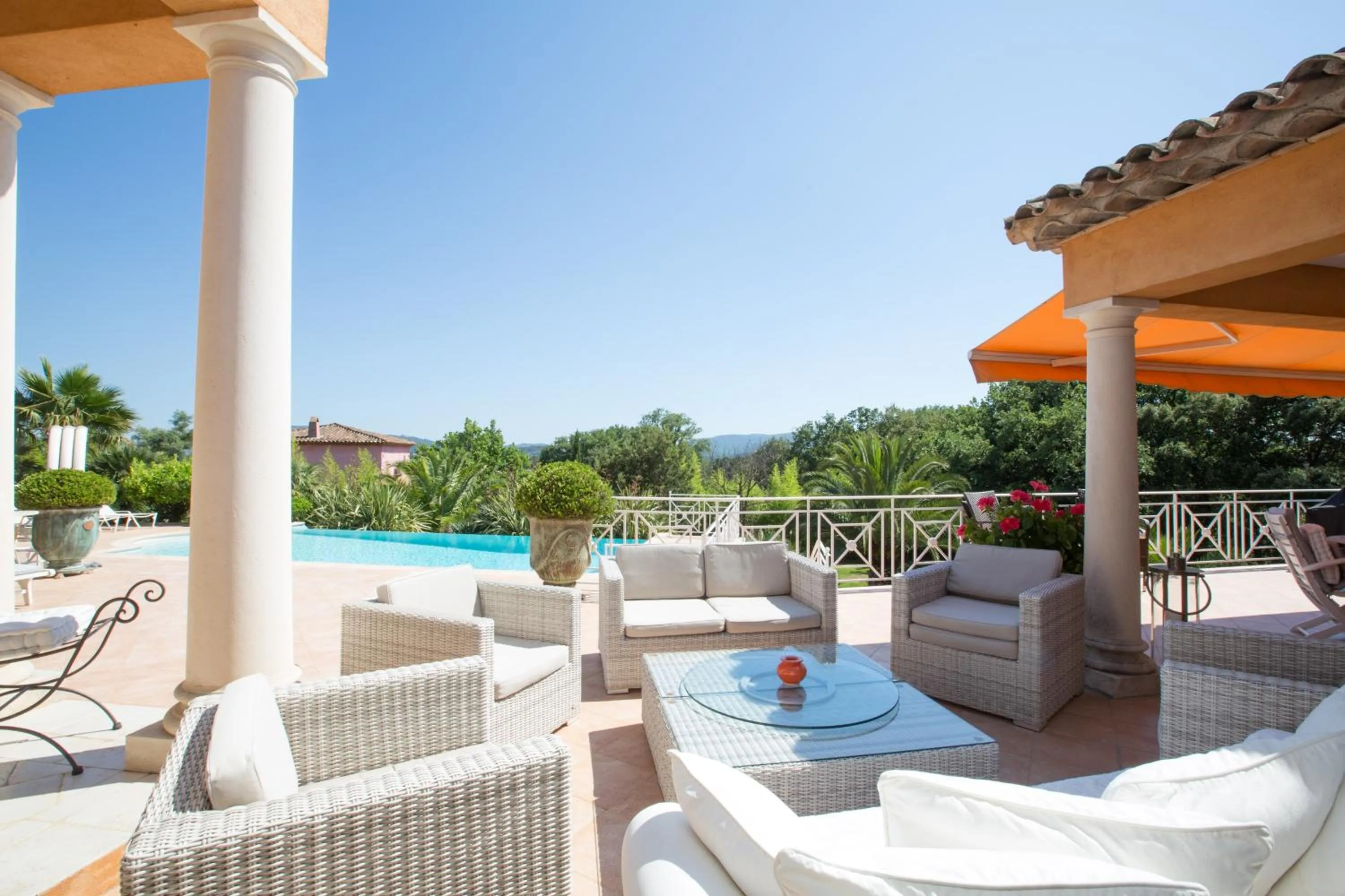 Patio in La Tarentane