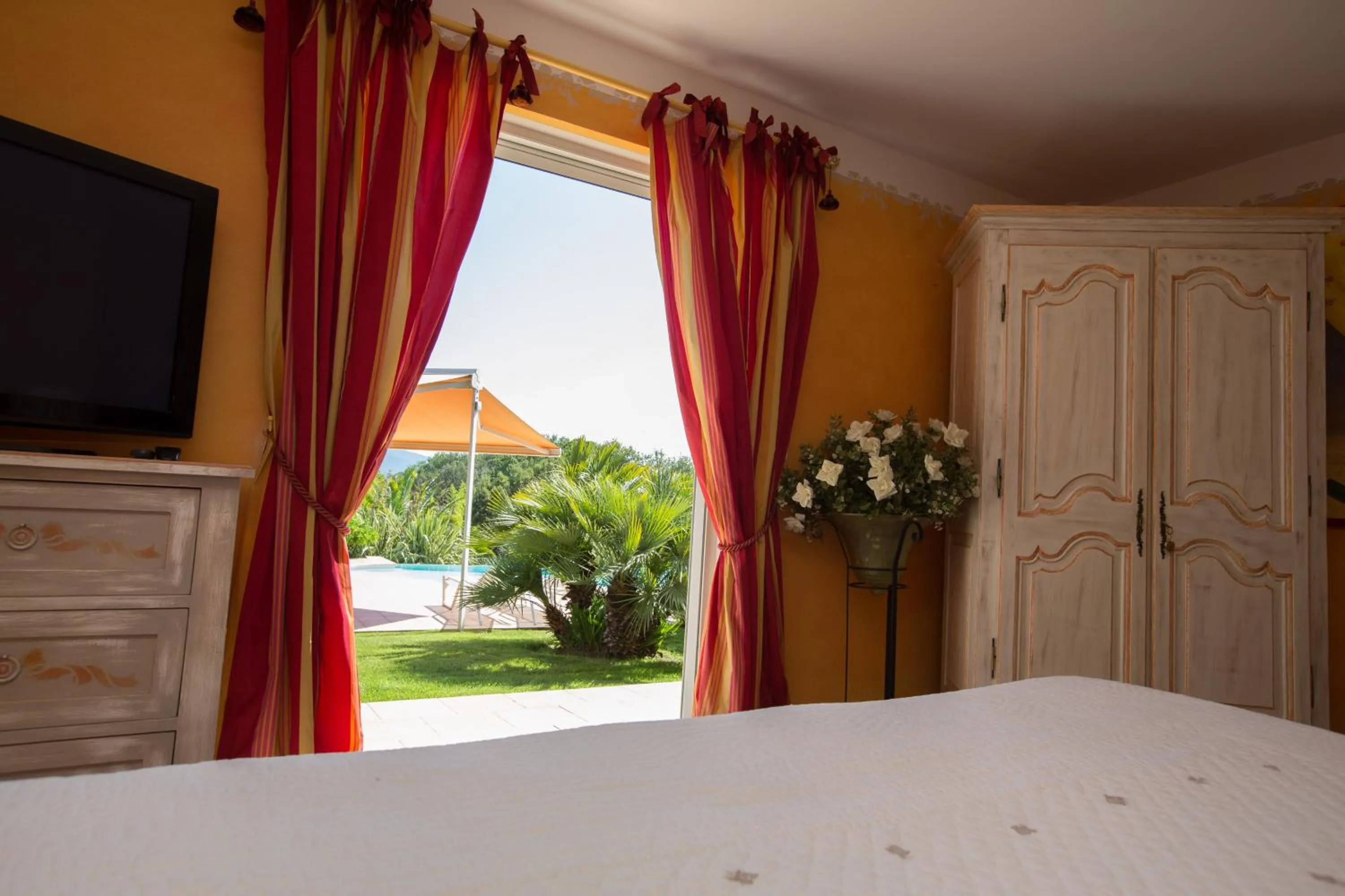 Decorative detail, Bed in La Tarentane