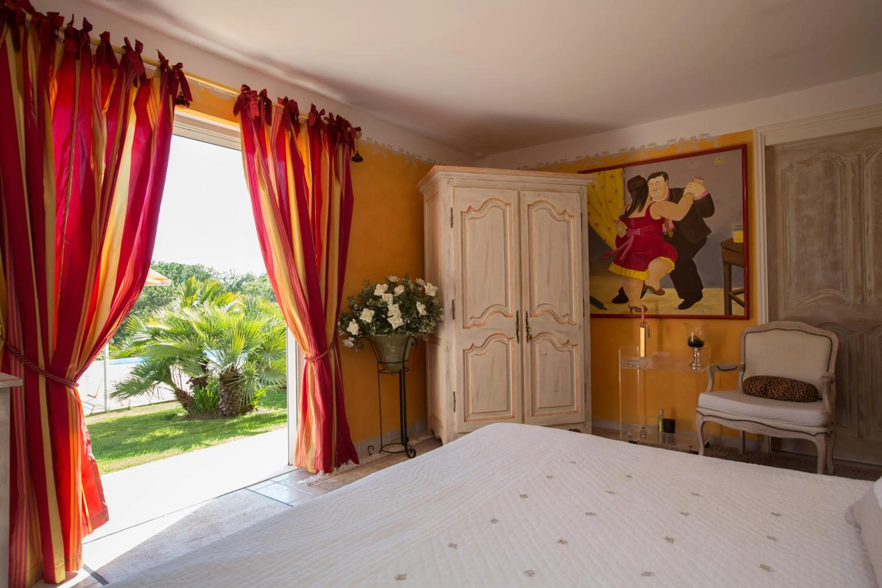 Photo of the whole room, Bed in La Tarentane