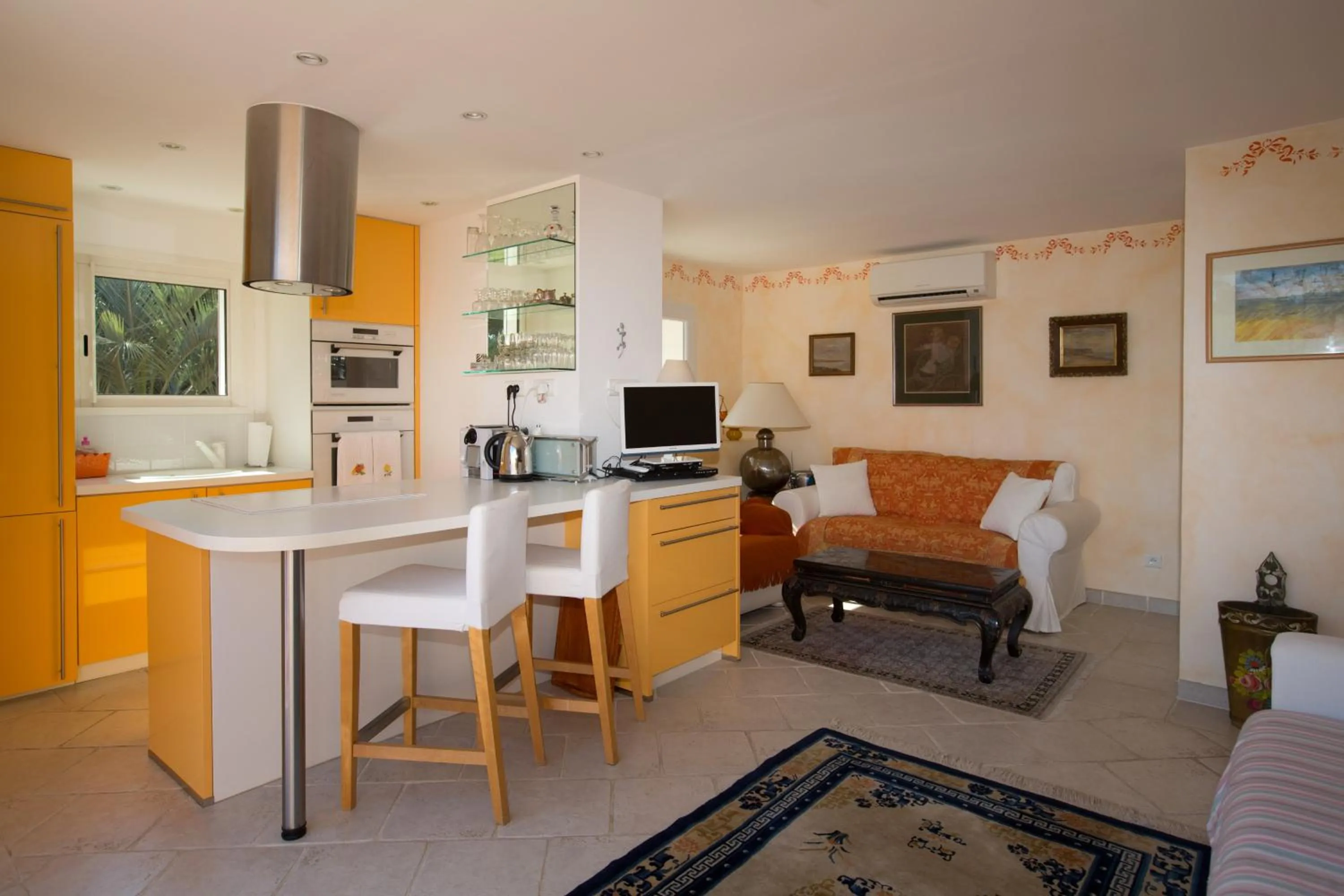 Decorative detail in La Tarentane