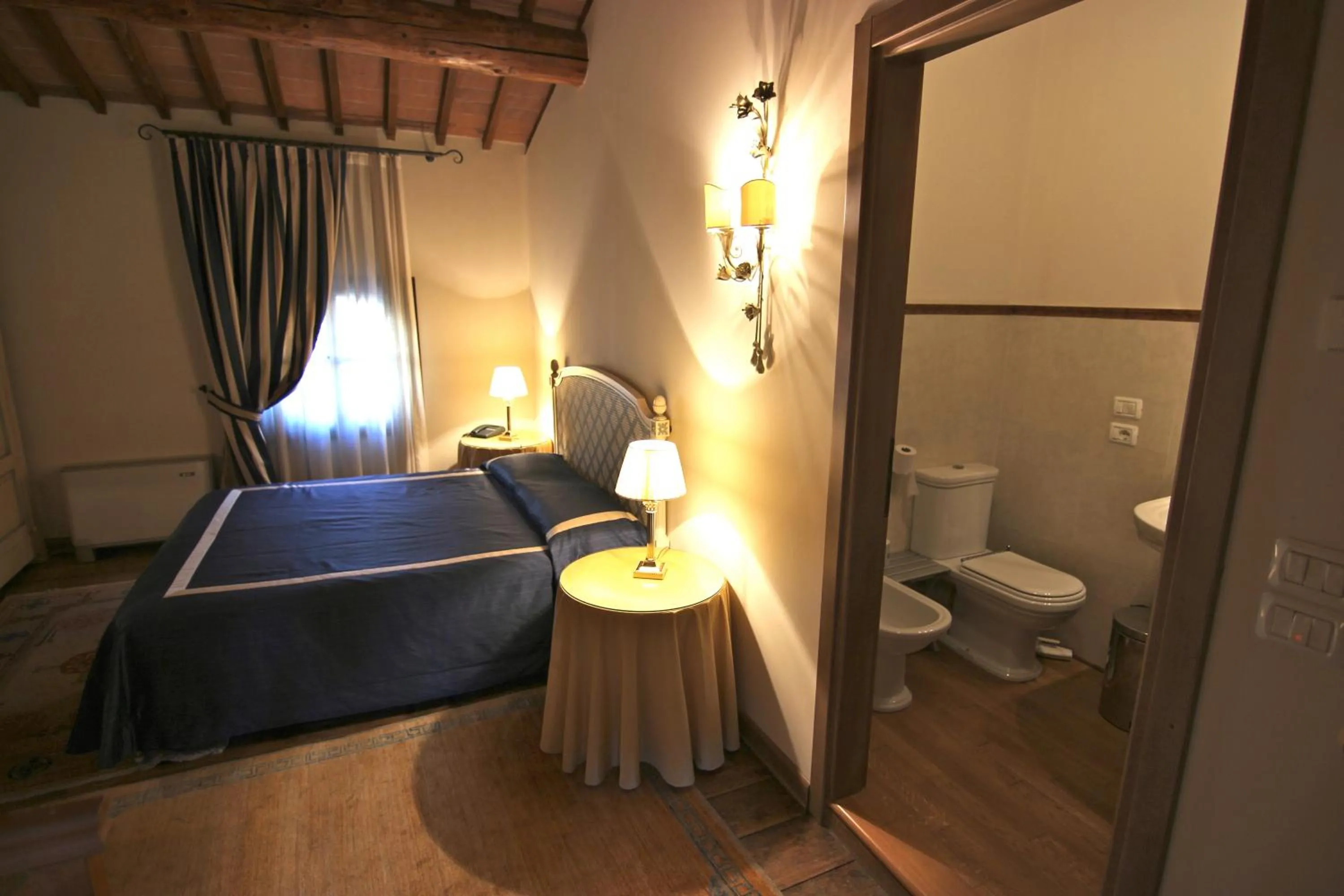 Bedroom in Hotel Villa Giona