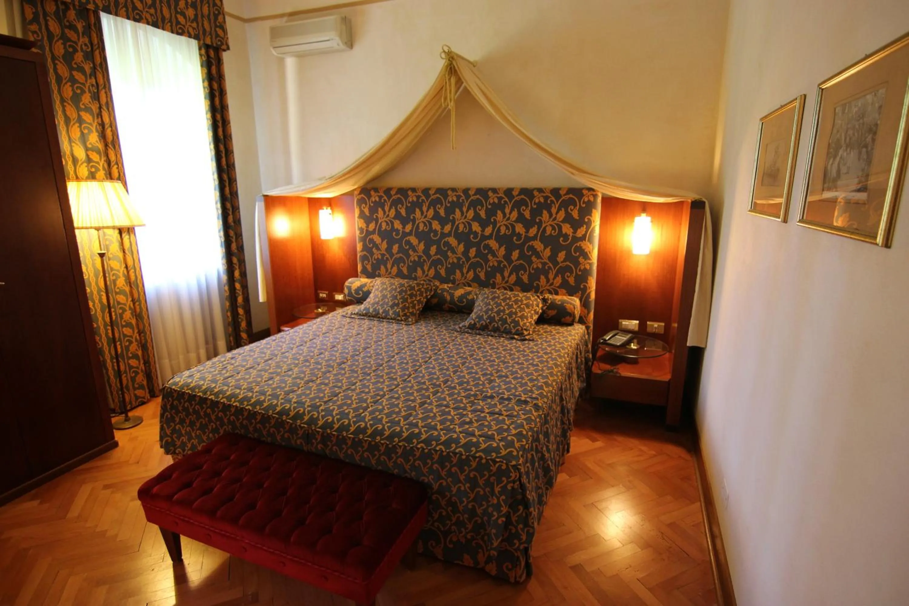 Bedroom in Hotel Villa Giona