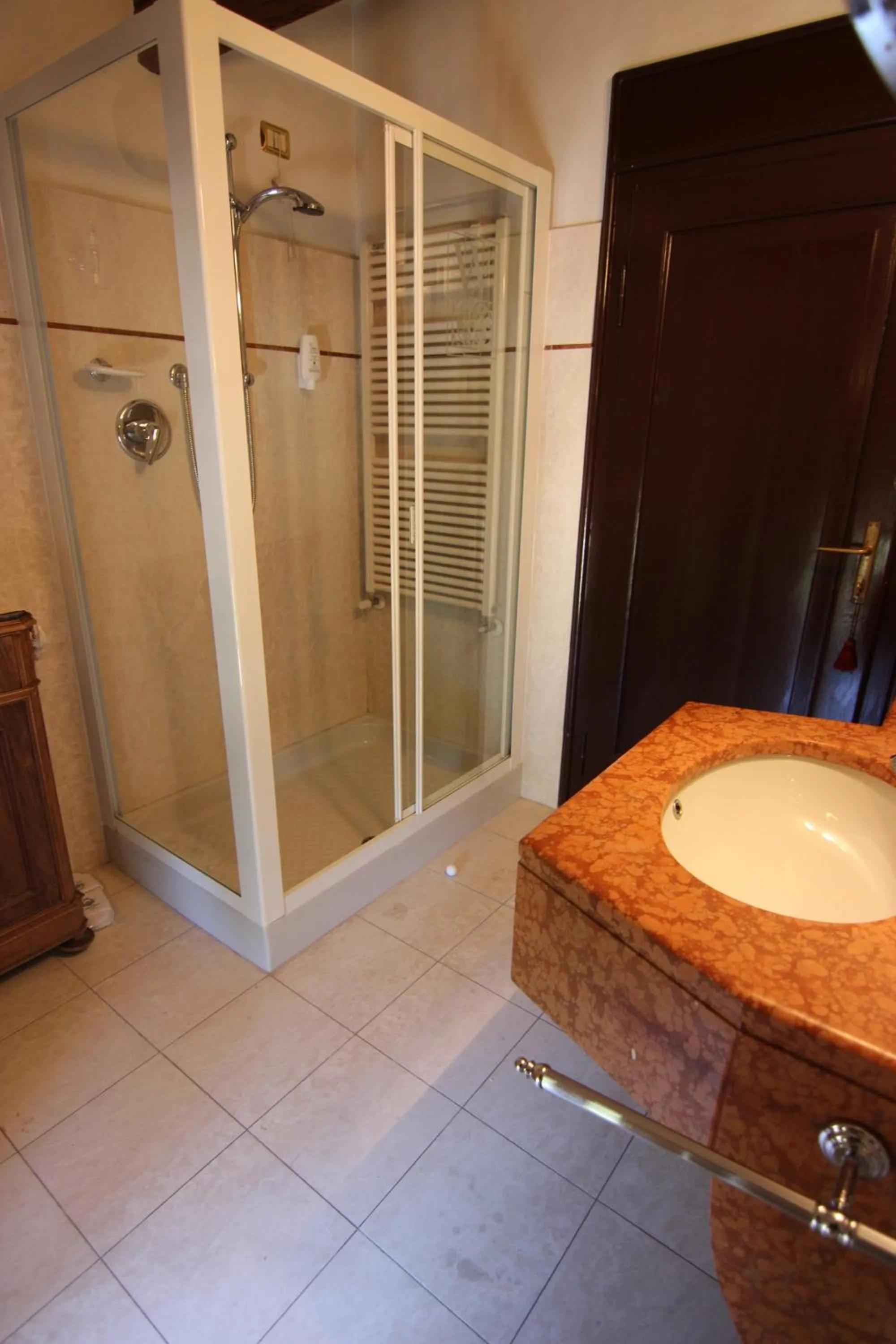 Bathroom in Hotel Villa Giona