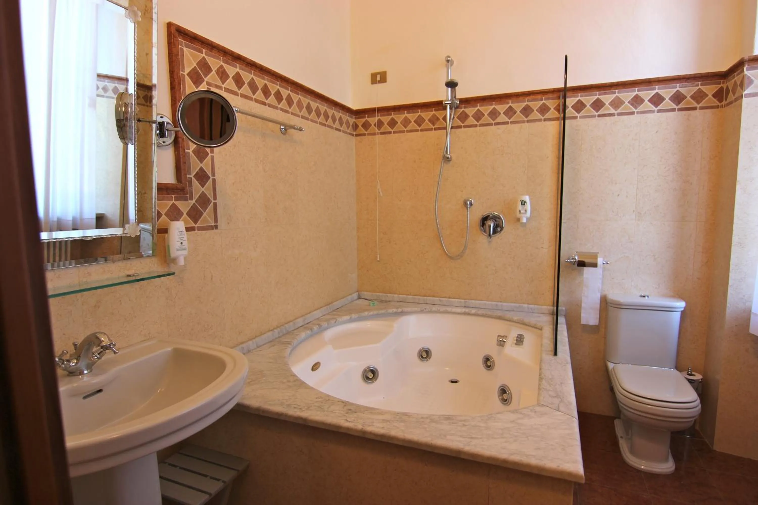 Bathroom in Hotel Villa Giona