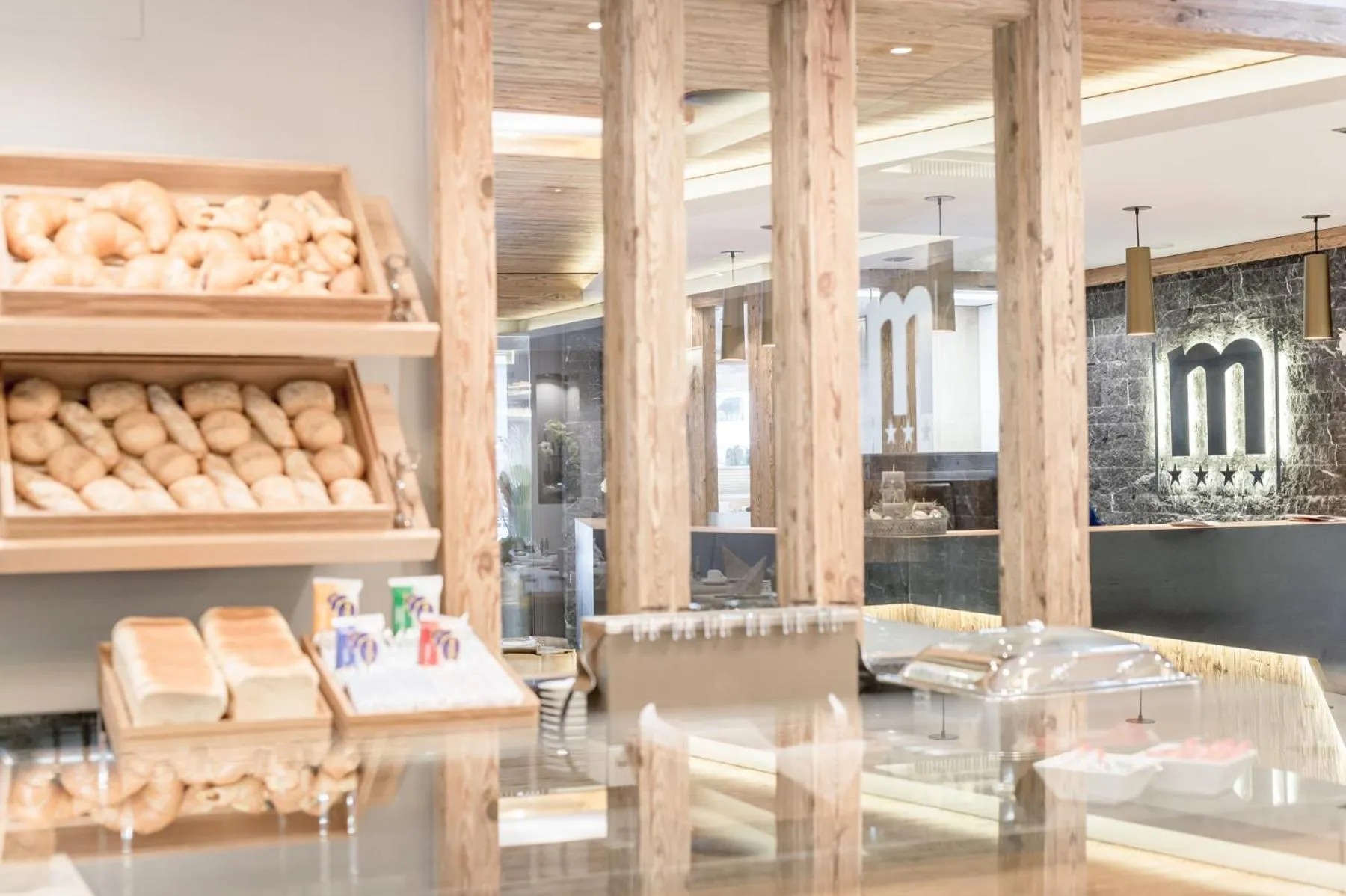 Food and drinks in Hotel Mondin