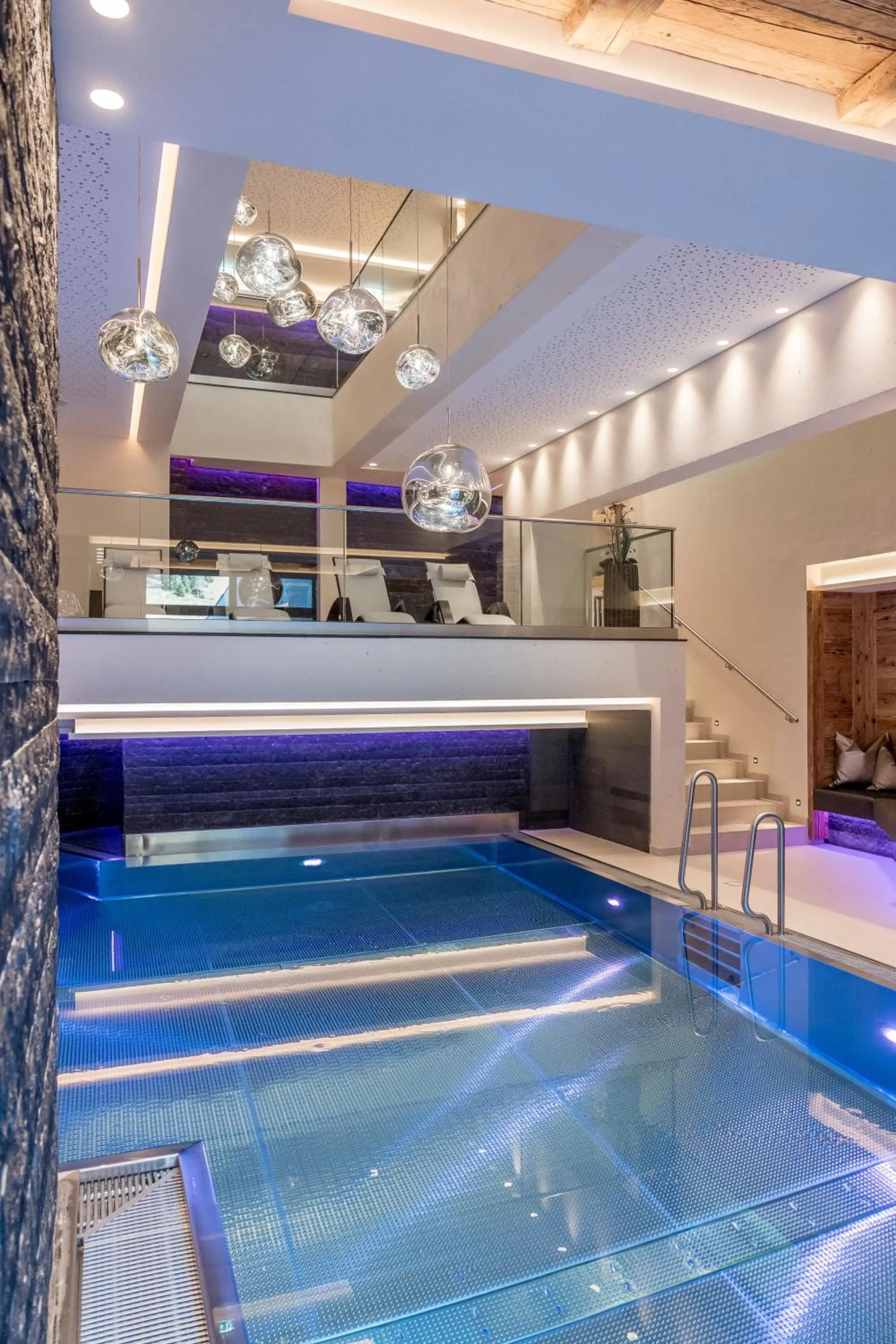 Swimming pool in Hotel Mondin