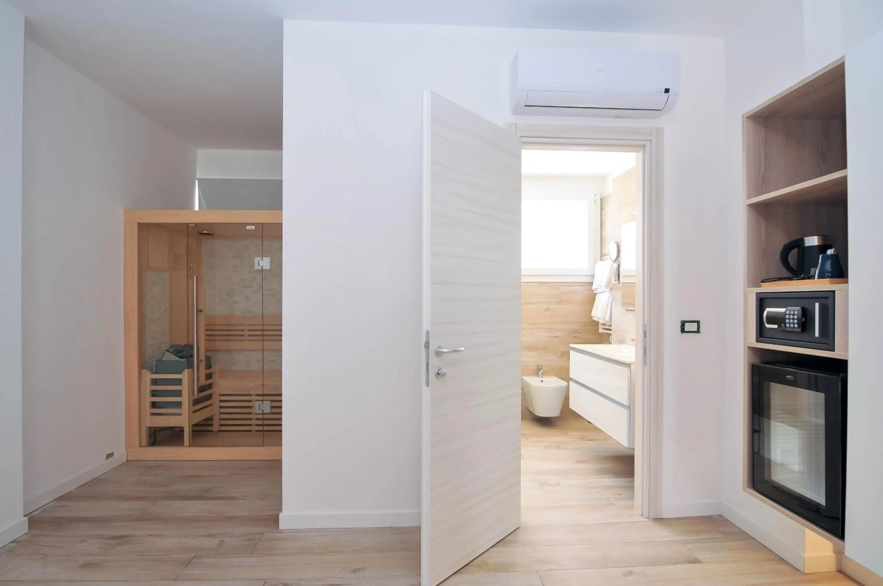 Bed in Marina Palace Hotel 4 stelle S