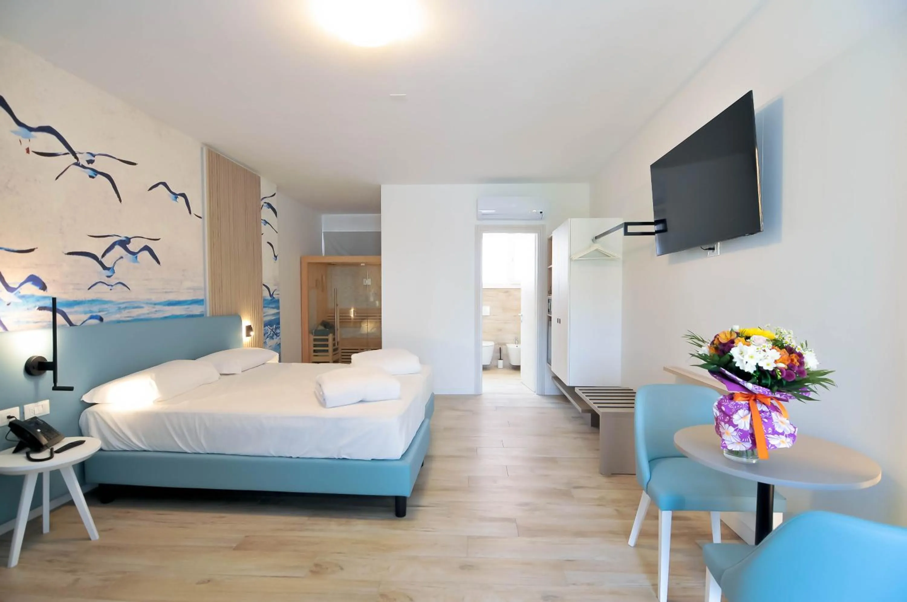 Communal lounge/ TV room in Marina Palace Hotel 4 stelle S