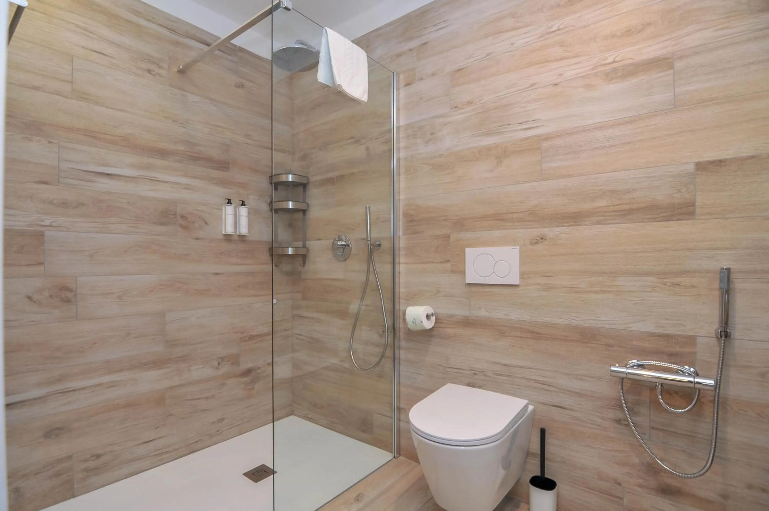 Shower in Marina Palace Hotel 4 stelle S