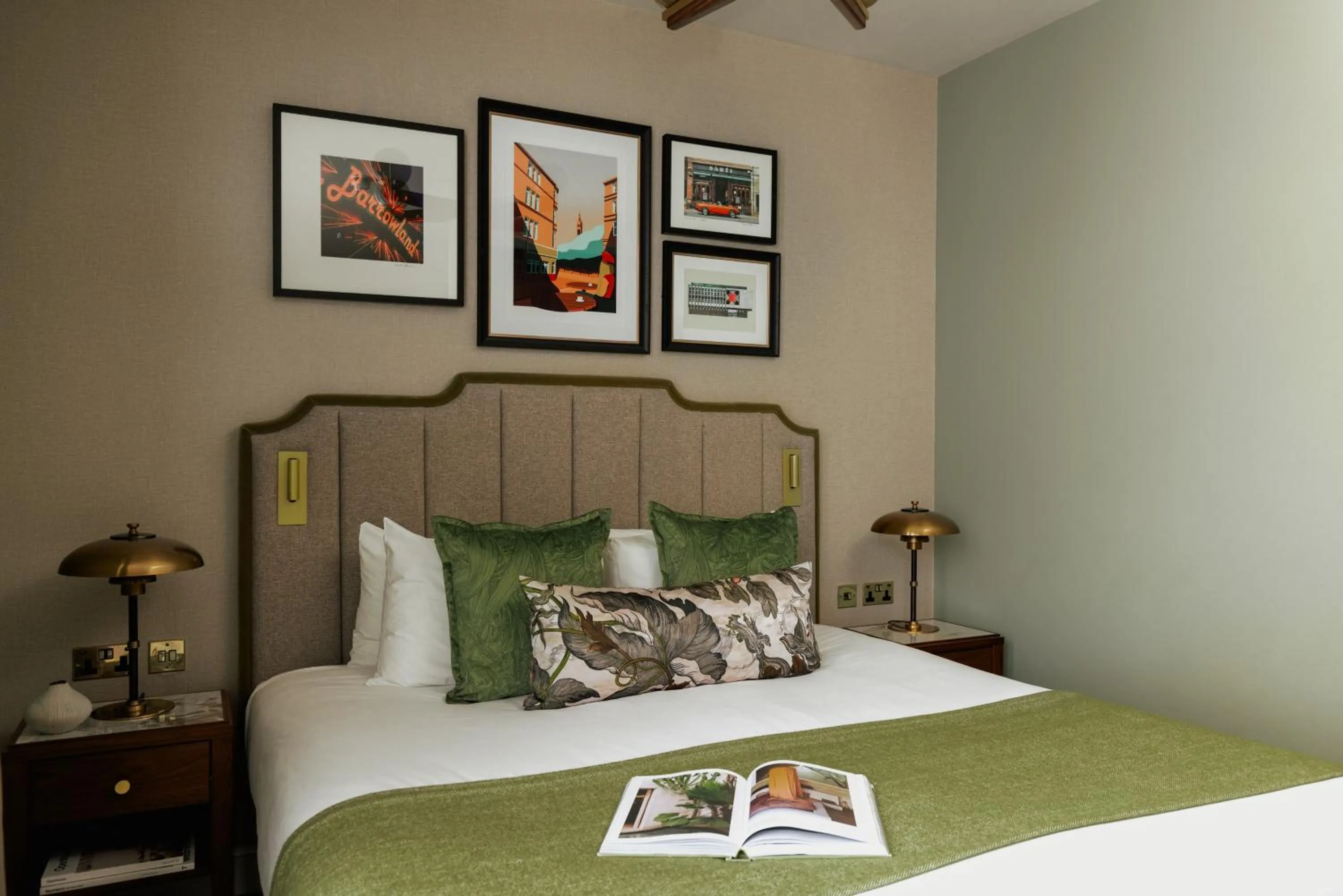 Bed in Native Glasgow