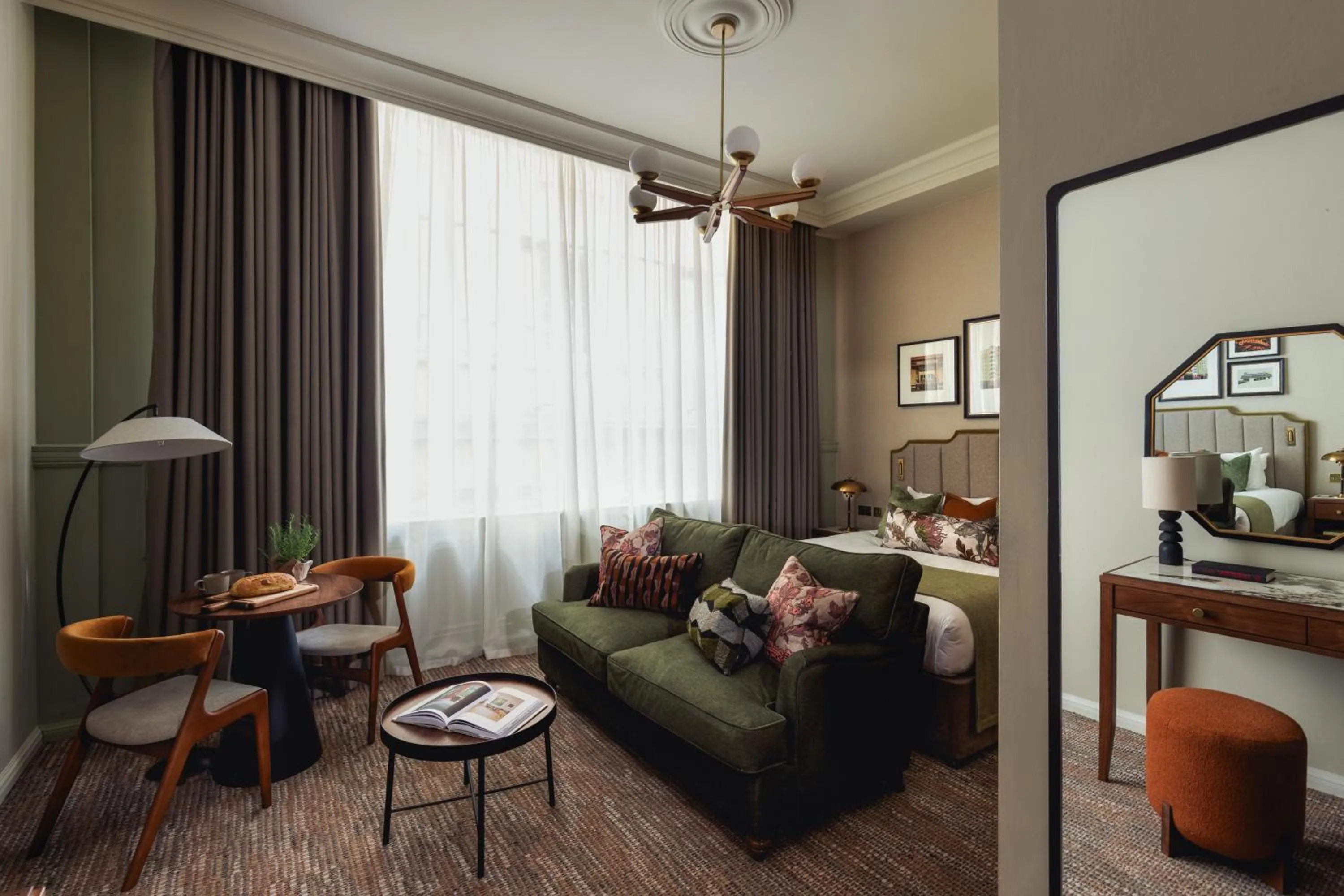 Photo of the whole room in Native Glasgow