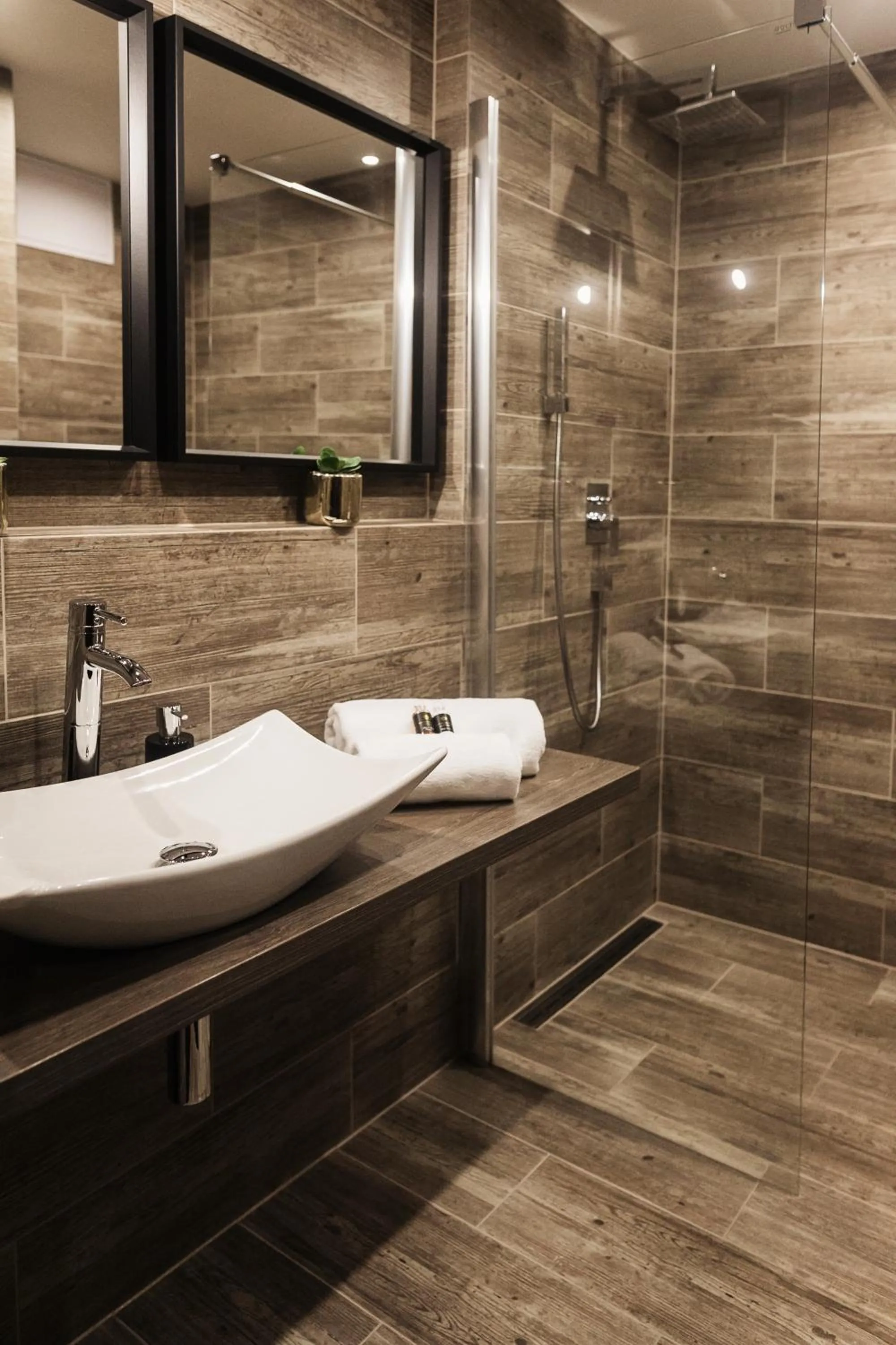 Shower in Interhotel Tatra