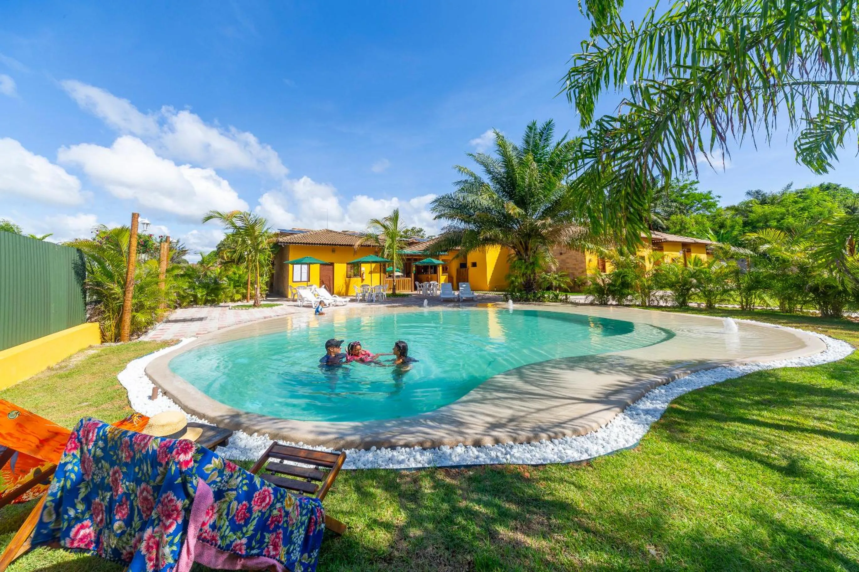 Swimming pool in Pousada Tropicarim