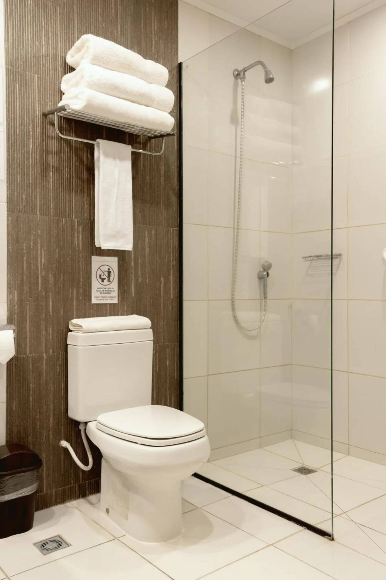 Shower in Gran Hotel Cochabamba