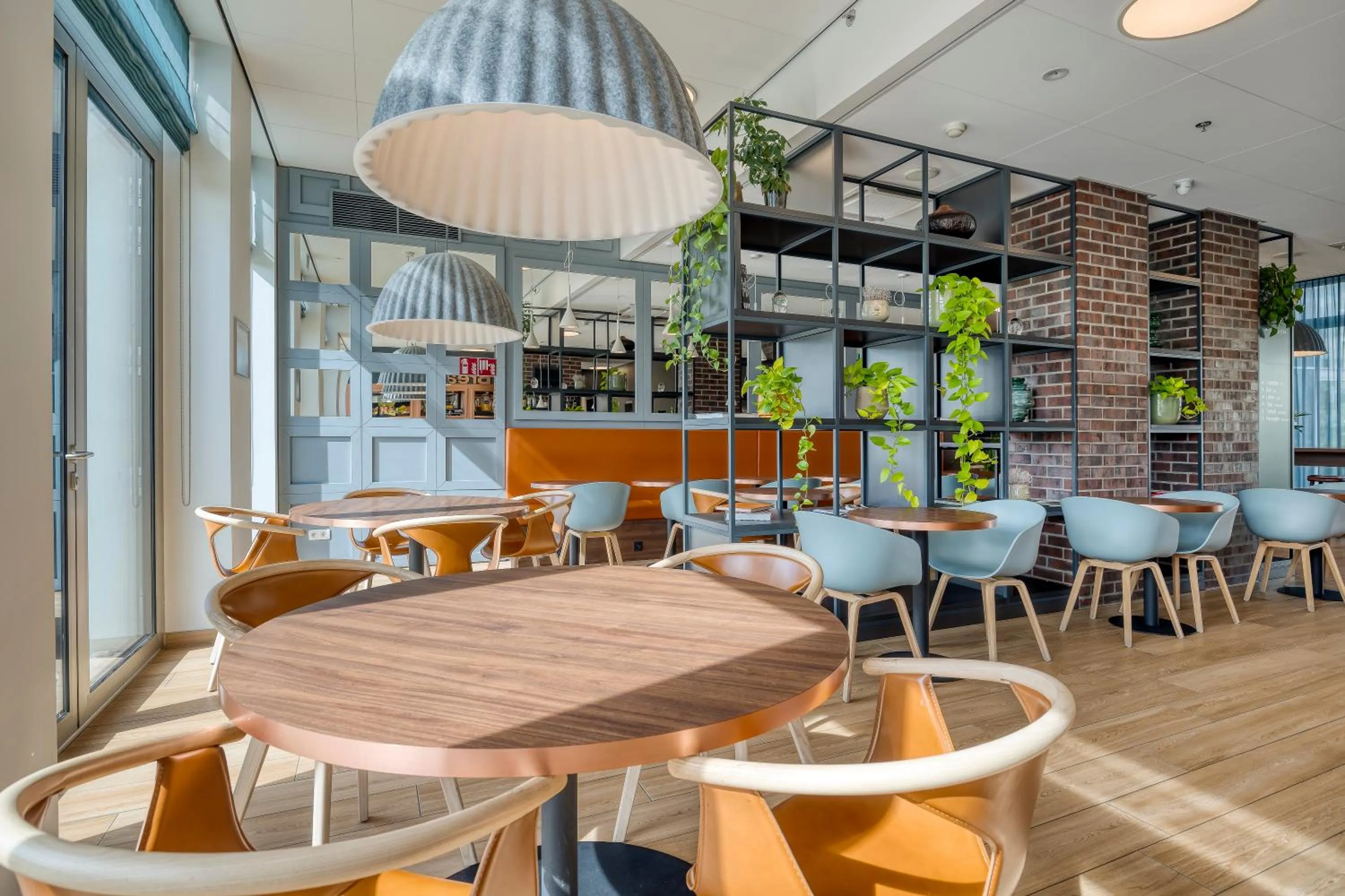 Lobby or reception in B&B HOTEL Antwerpen Zuid