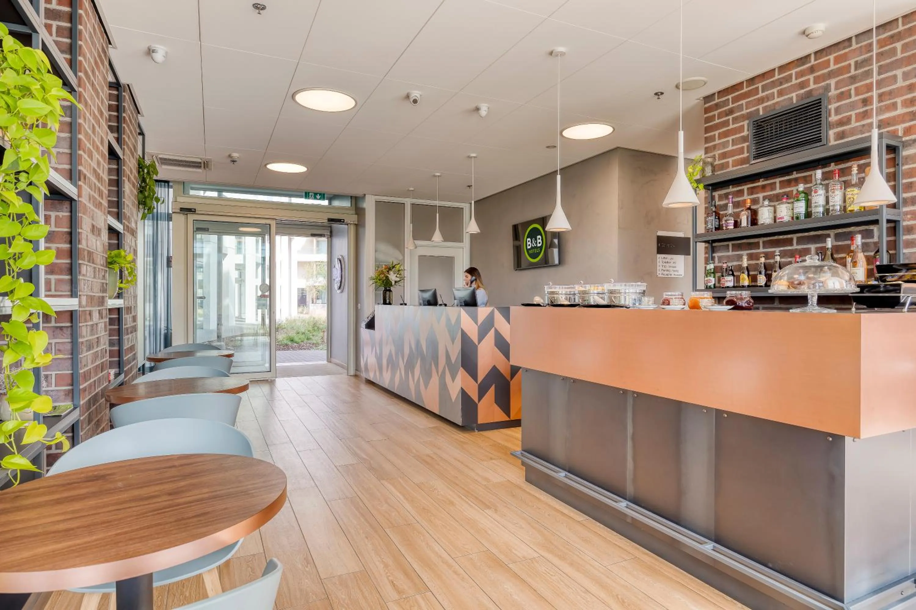 Lobby or reception in B&B HOTEL Antwerpen Zuid