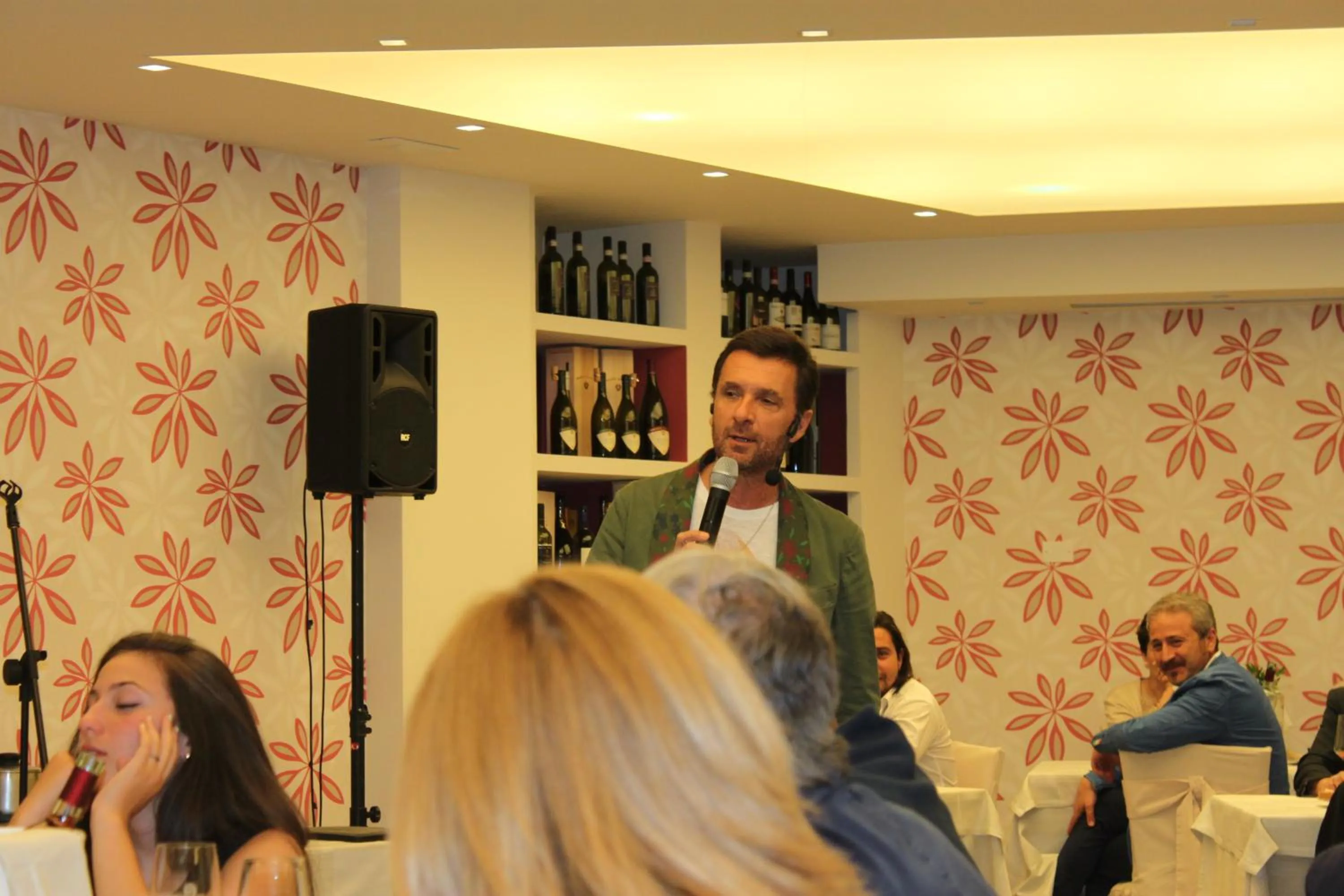 Evening entertainment in Hotel Corona