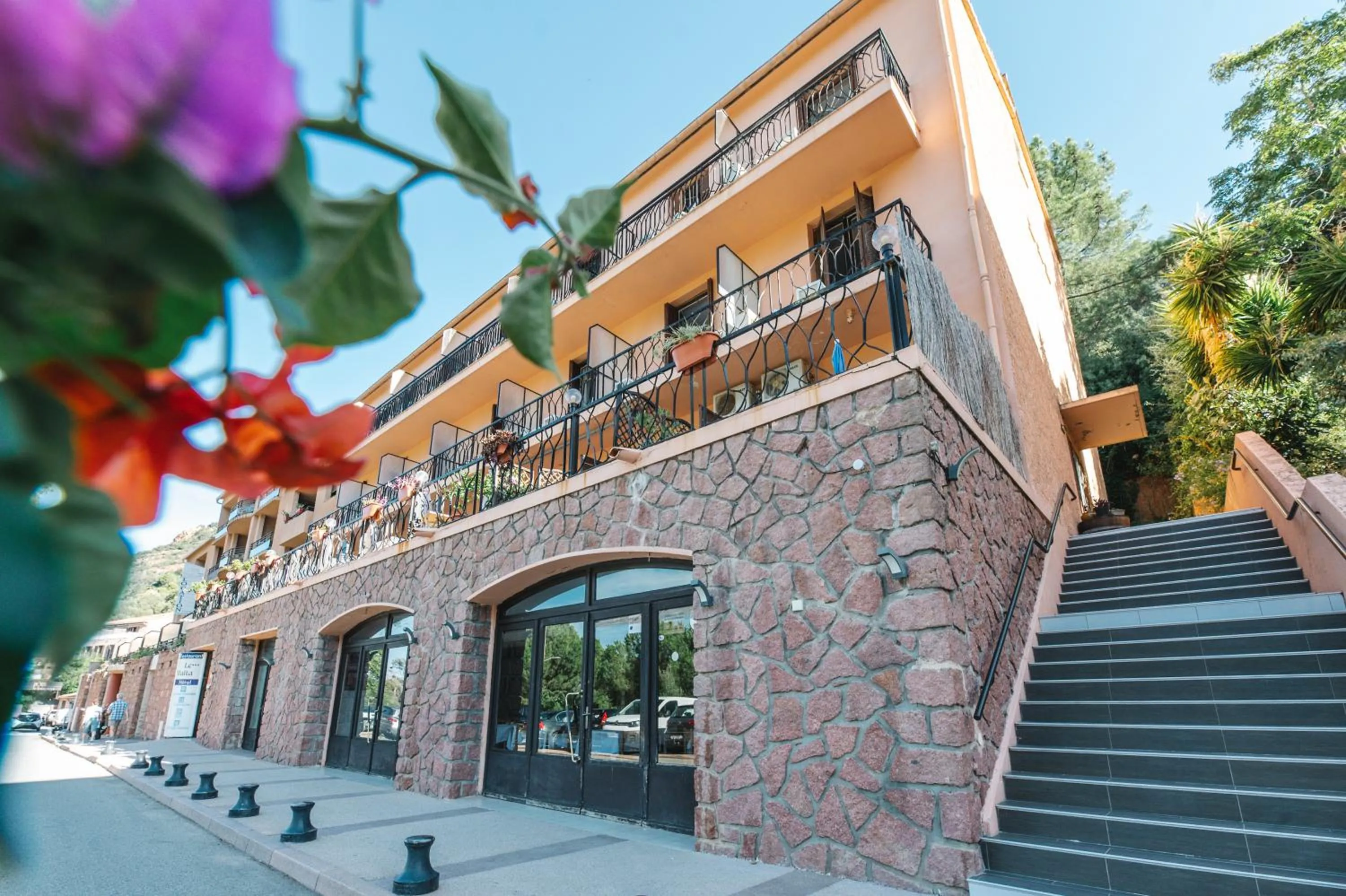 Property building in Le Vaita