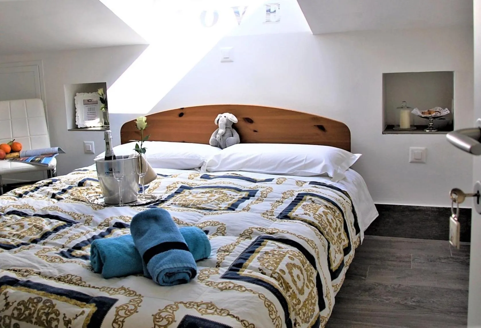 Bedroom, Bed in Hotel della Posta