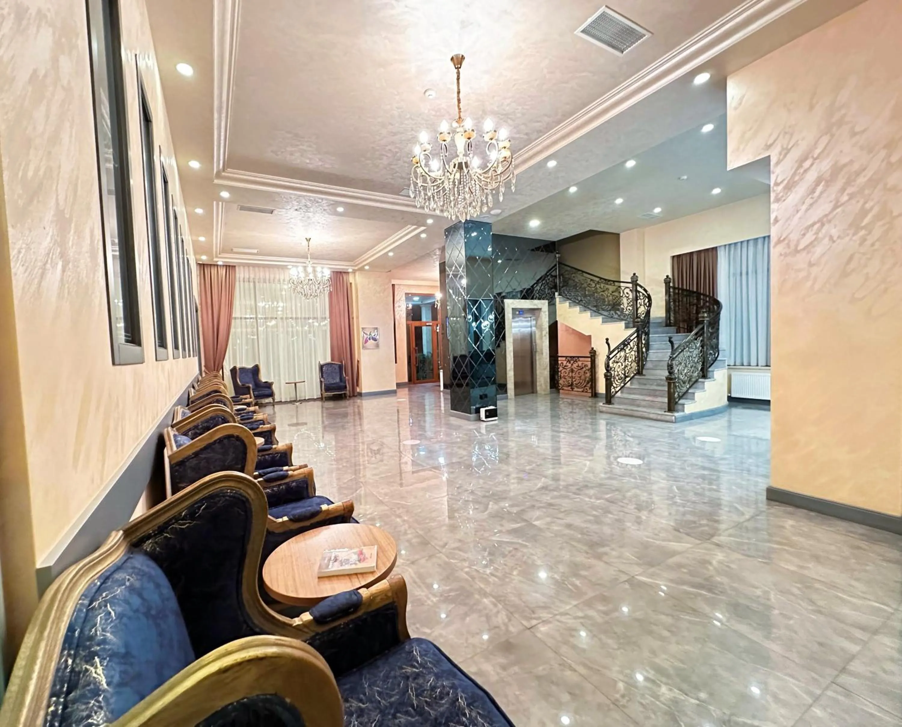 Lobby or reception in GM City Hotel Baku