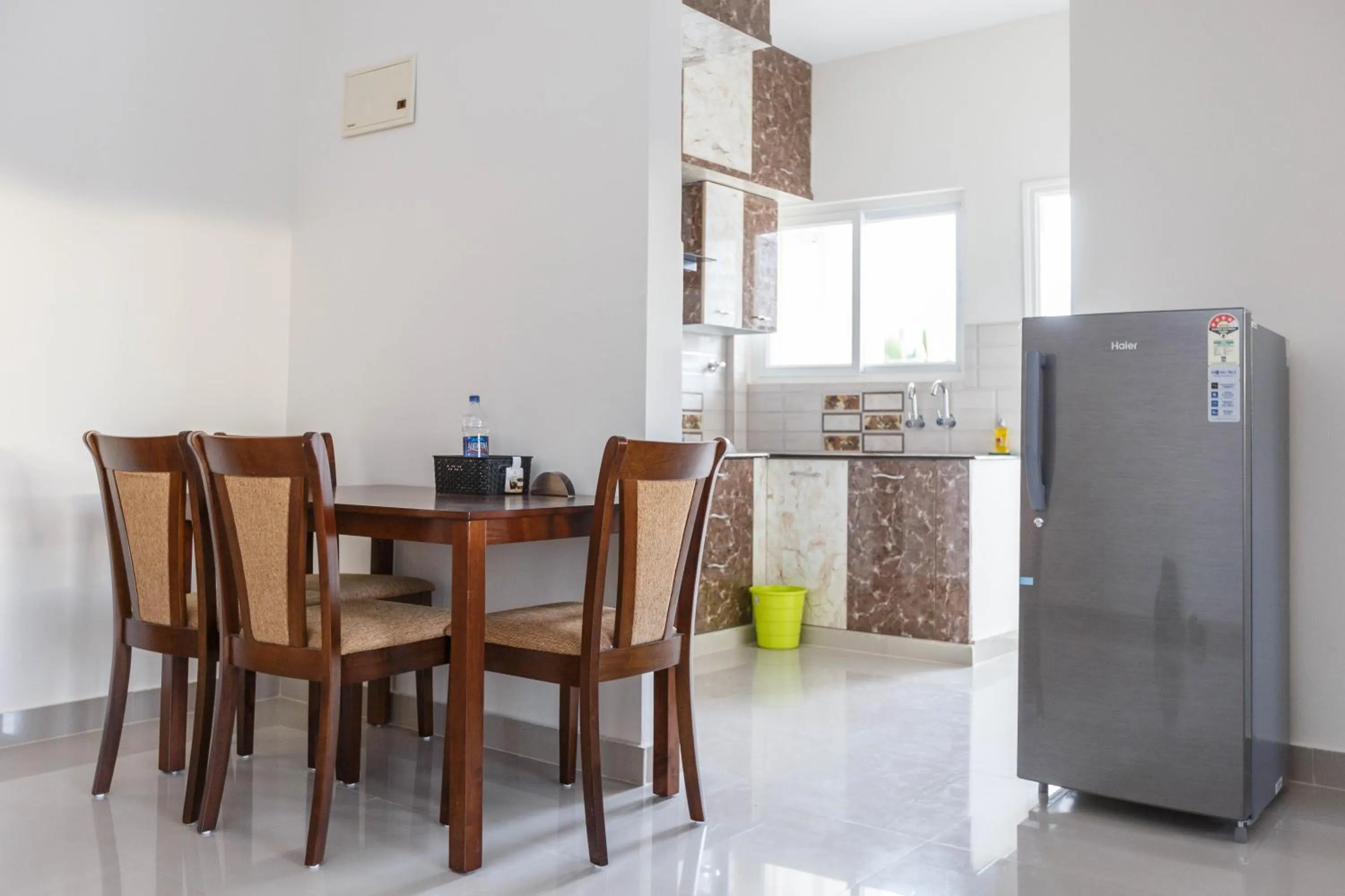 Food and drinks in Mistyblue Serviced Apartments